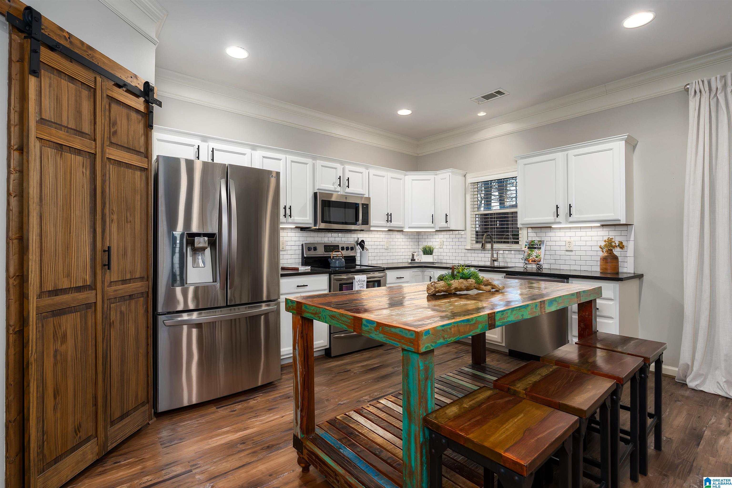 1065 INVERNESS COVE WAY