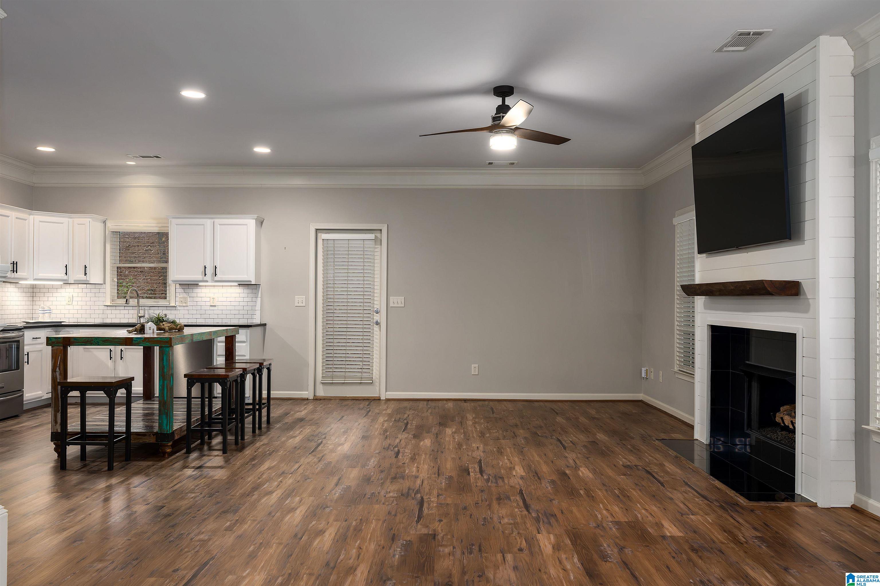 1065 INVERNESS COVE WAY