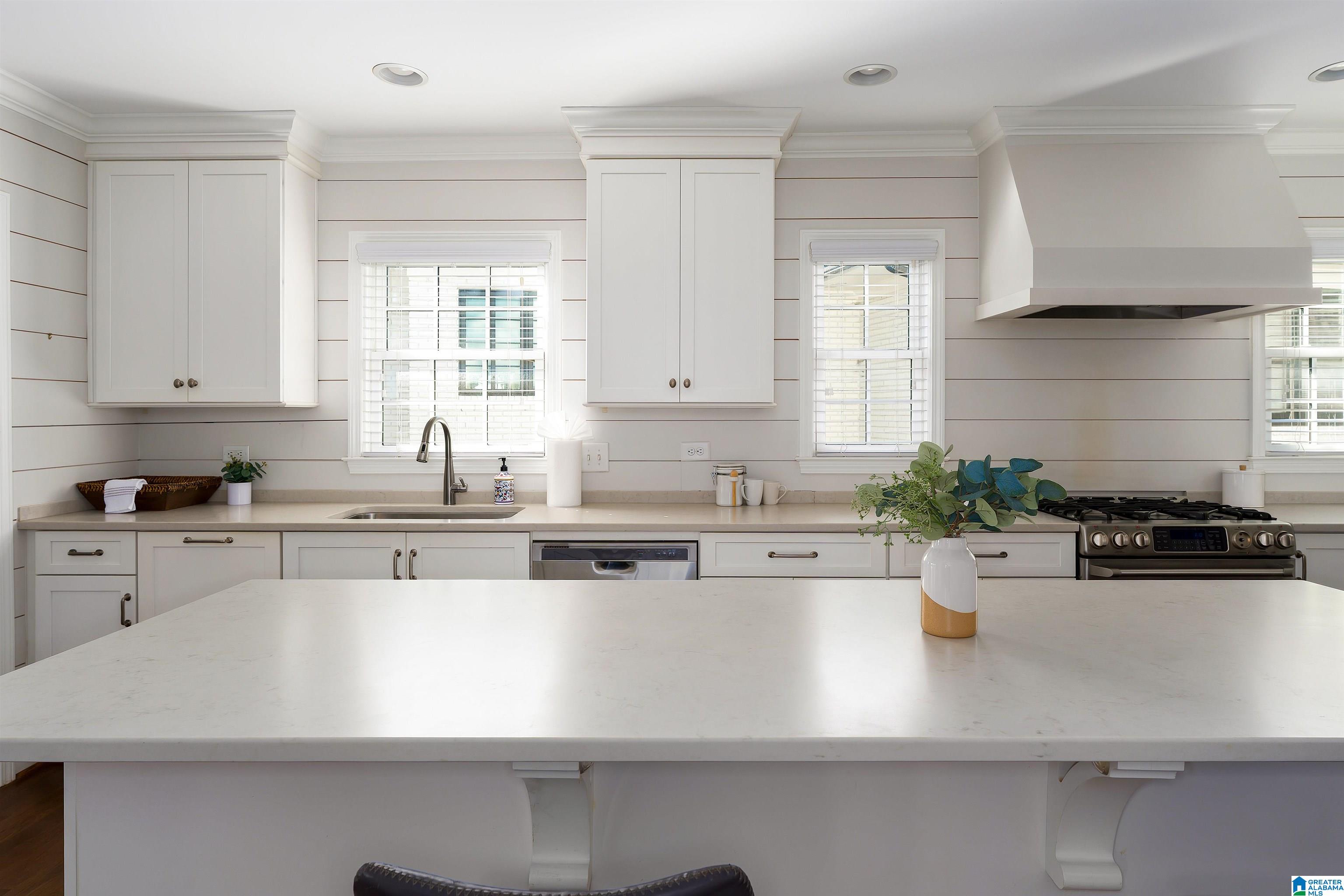 1745 WELLINGTON ROAD