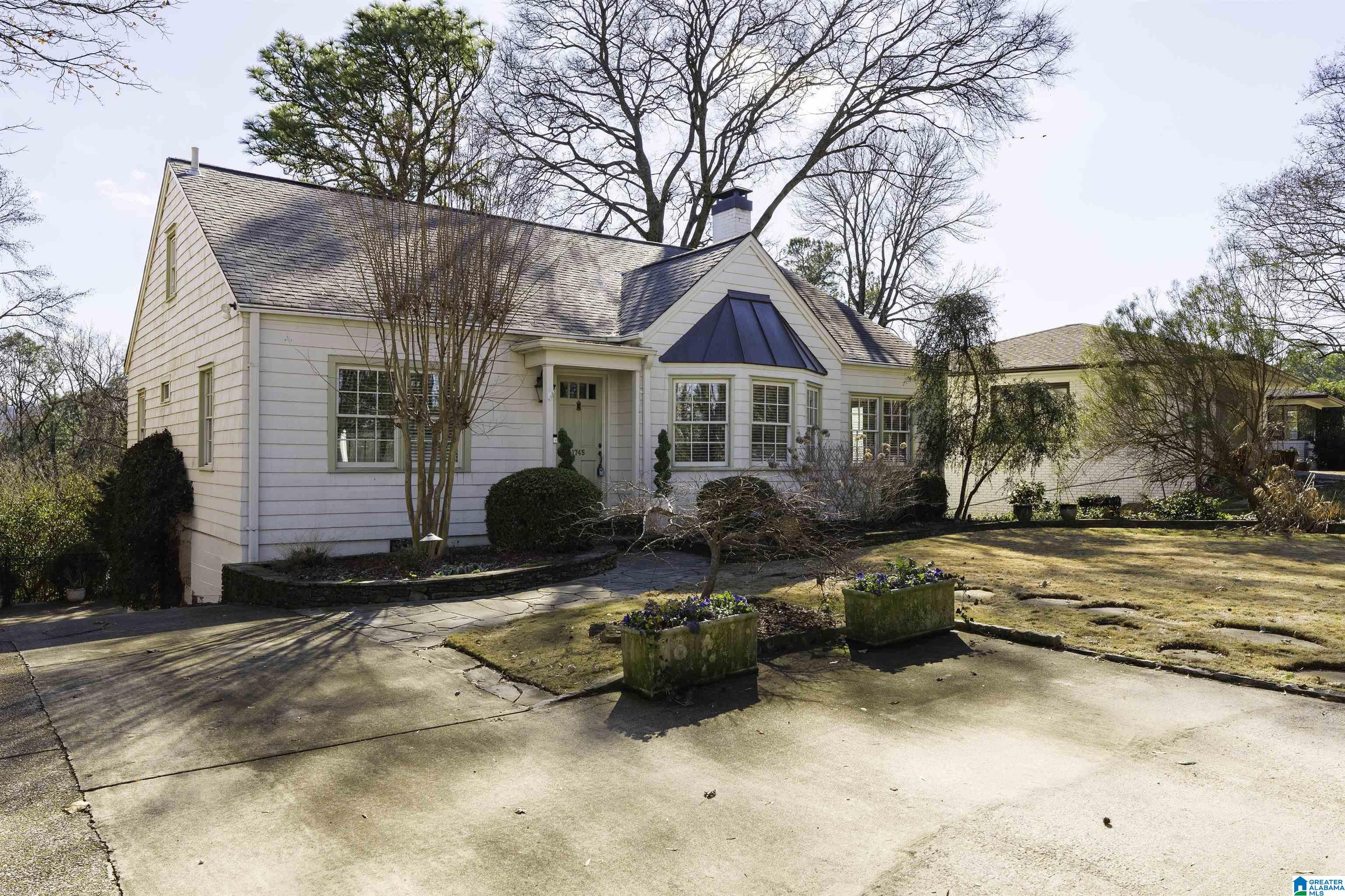 1745 WELLINGTON ROAD