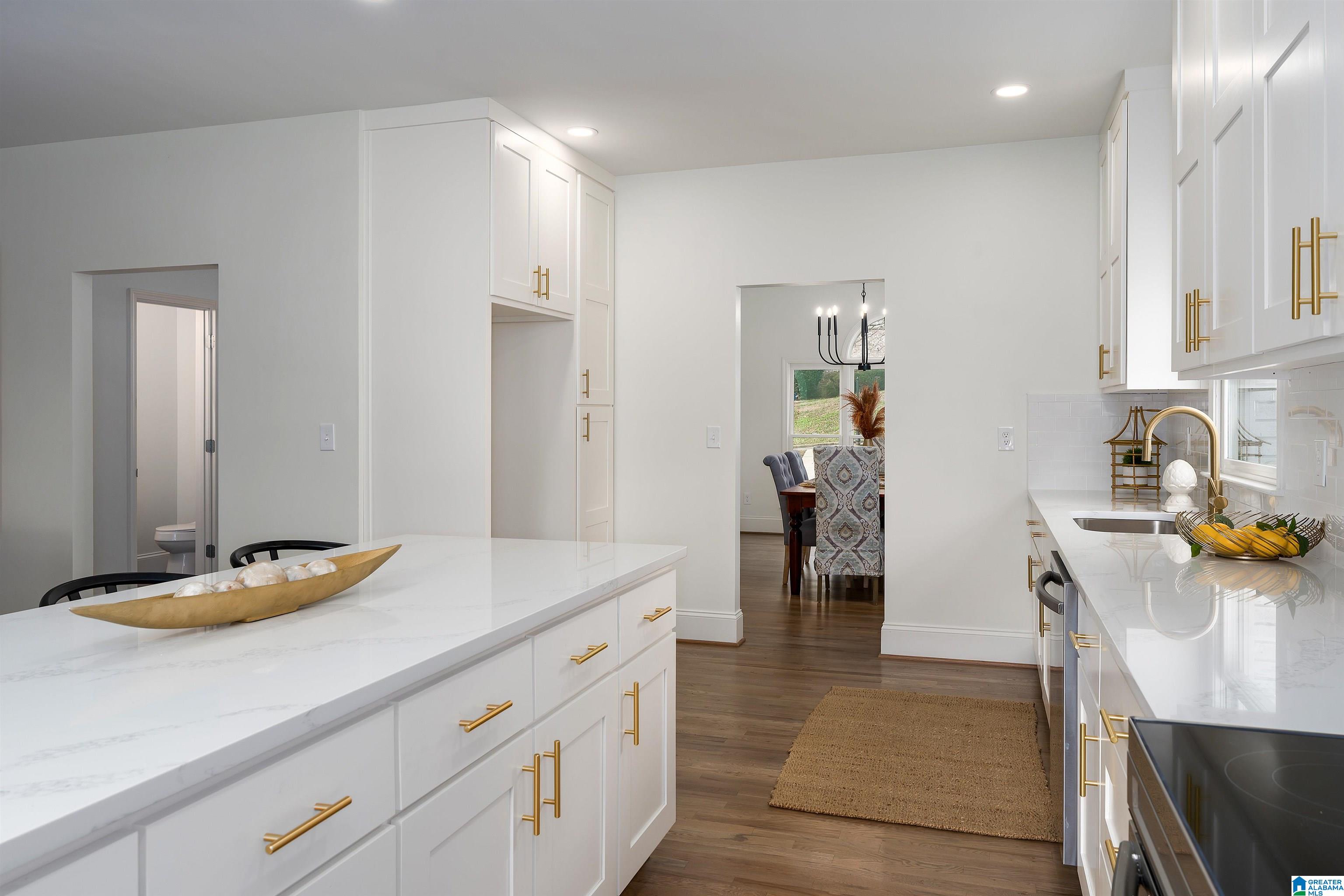 6212 SHADES POINTE LANE