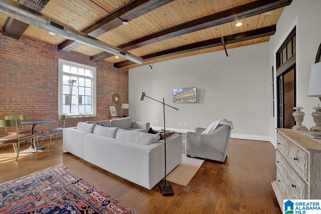 2301 1ST AVENUE N 202