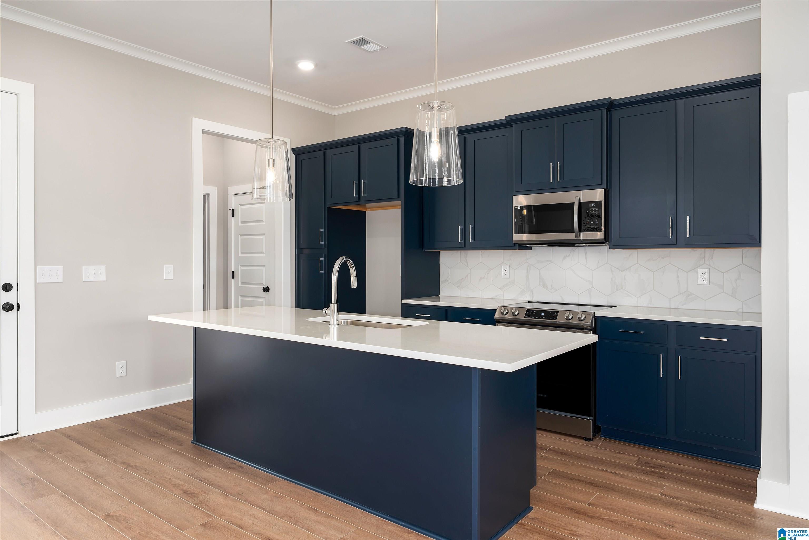 46524652 EVERLEE PARKWAY