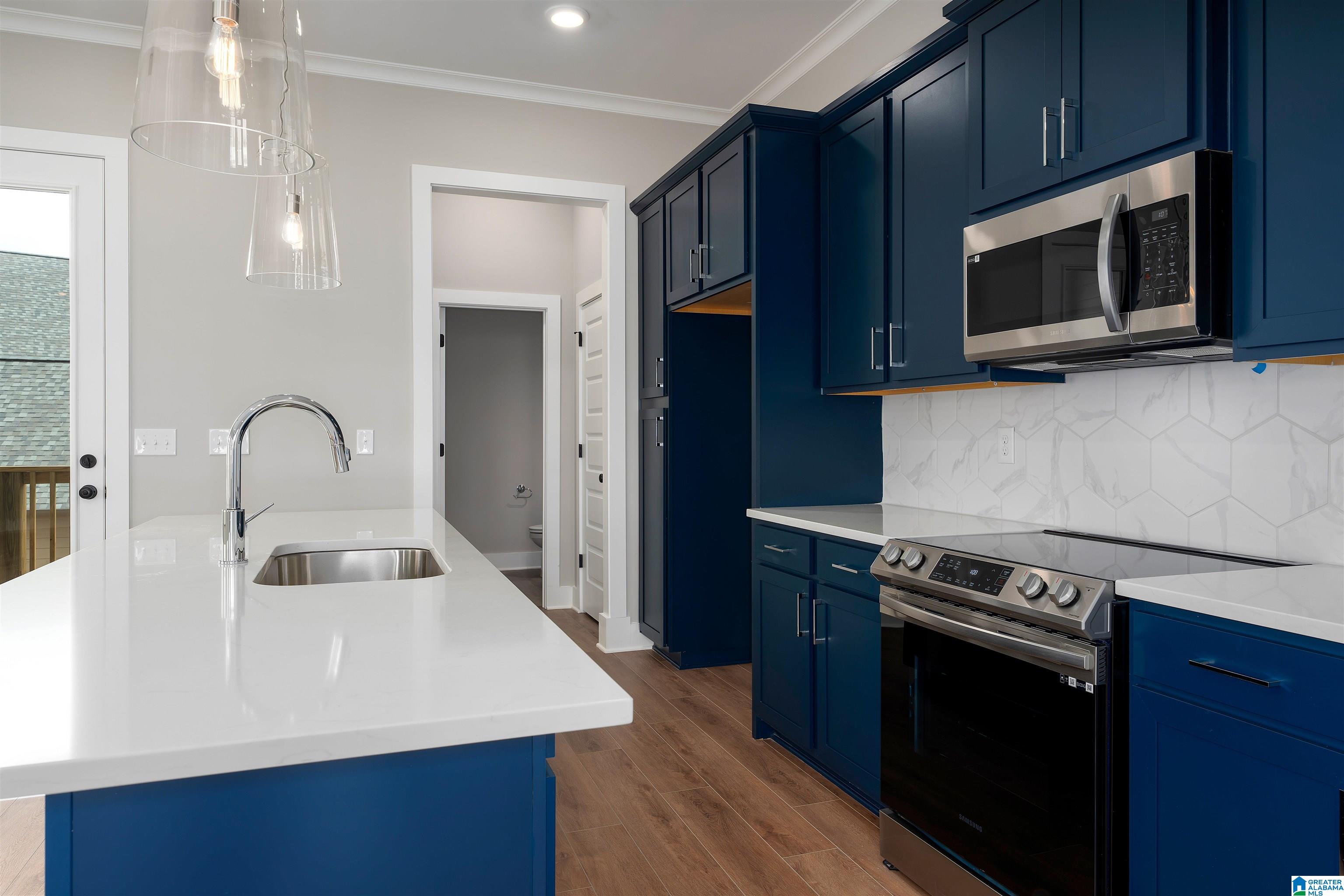 46524652 EVERLEE PARKWAY