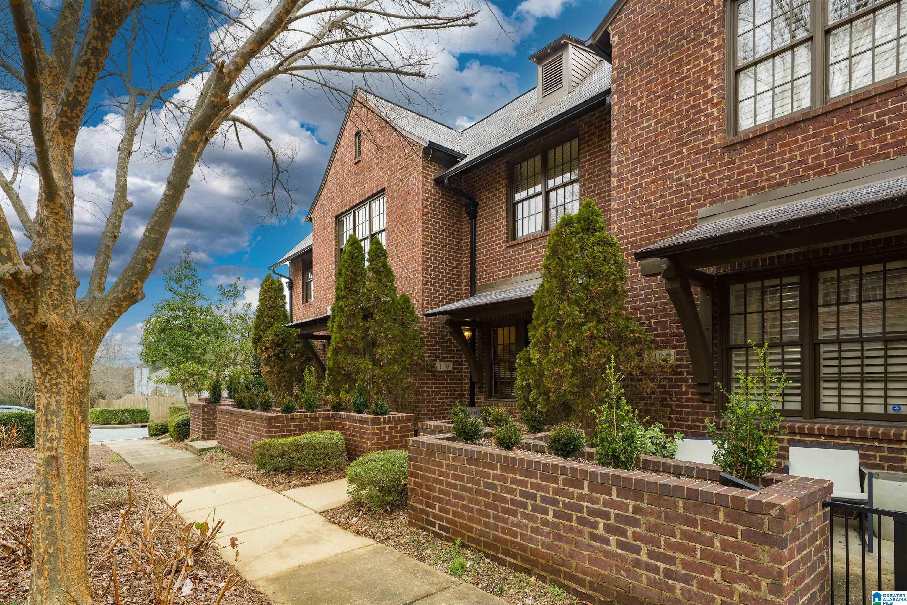 1103 BARRISTERS COURT