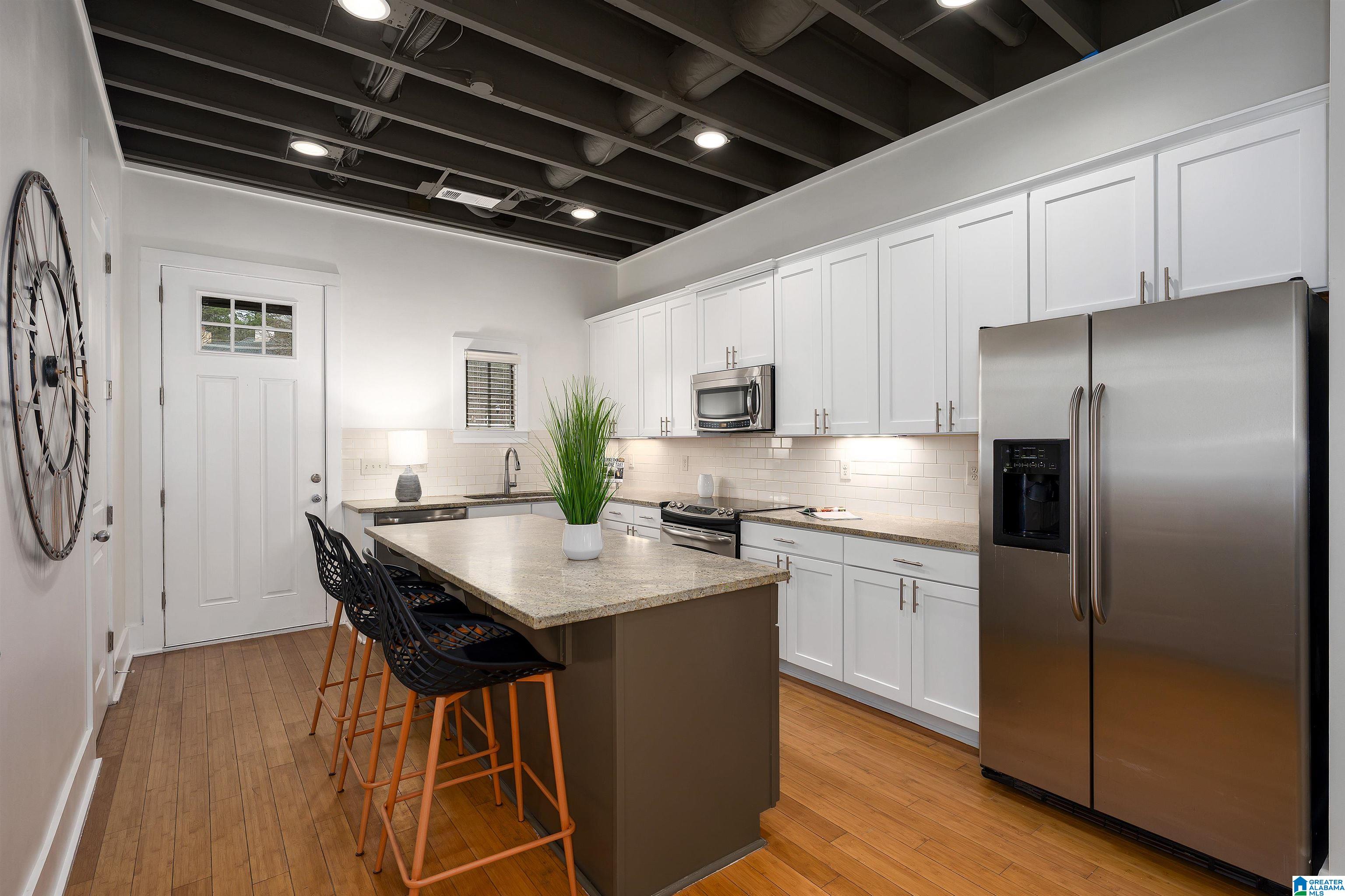 1103 BARRISTERS COURT