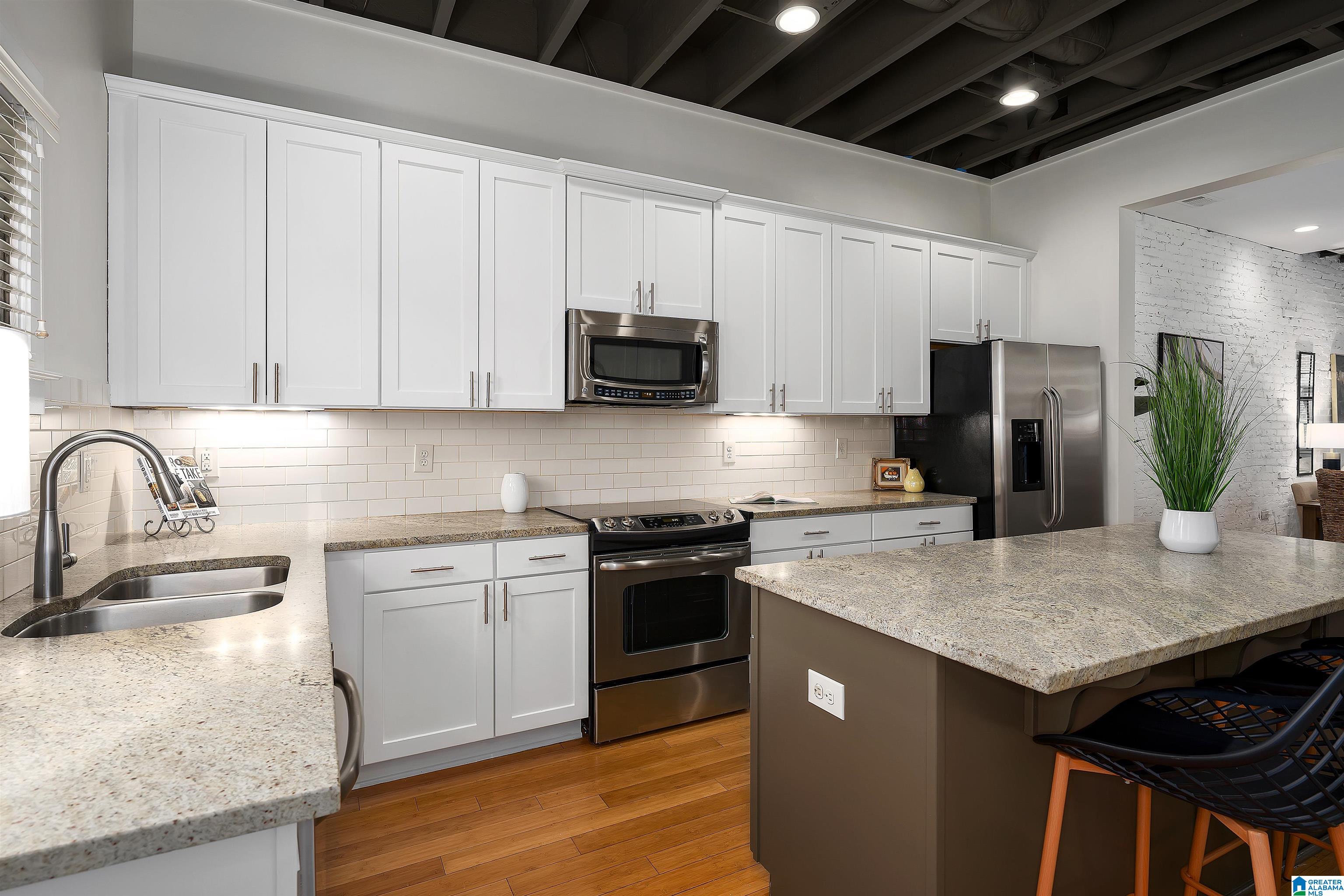 1103 BARRISTERS COURT