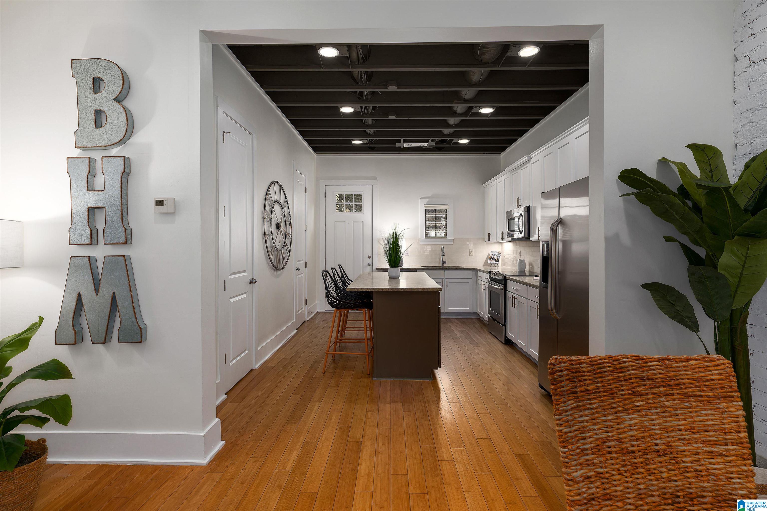 1103 BARRISTERS COURT