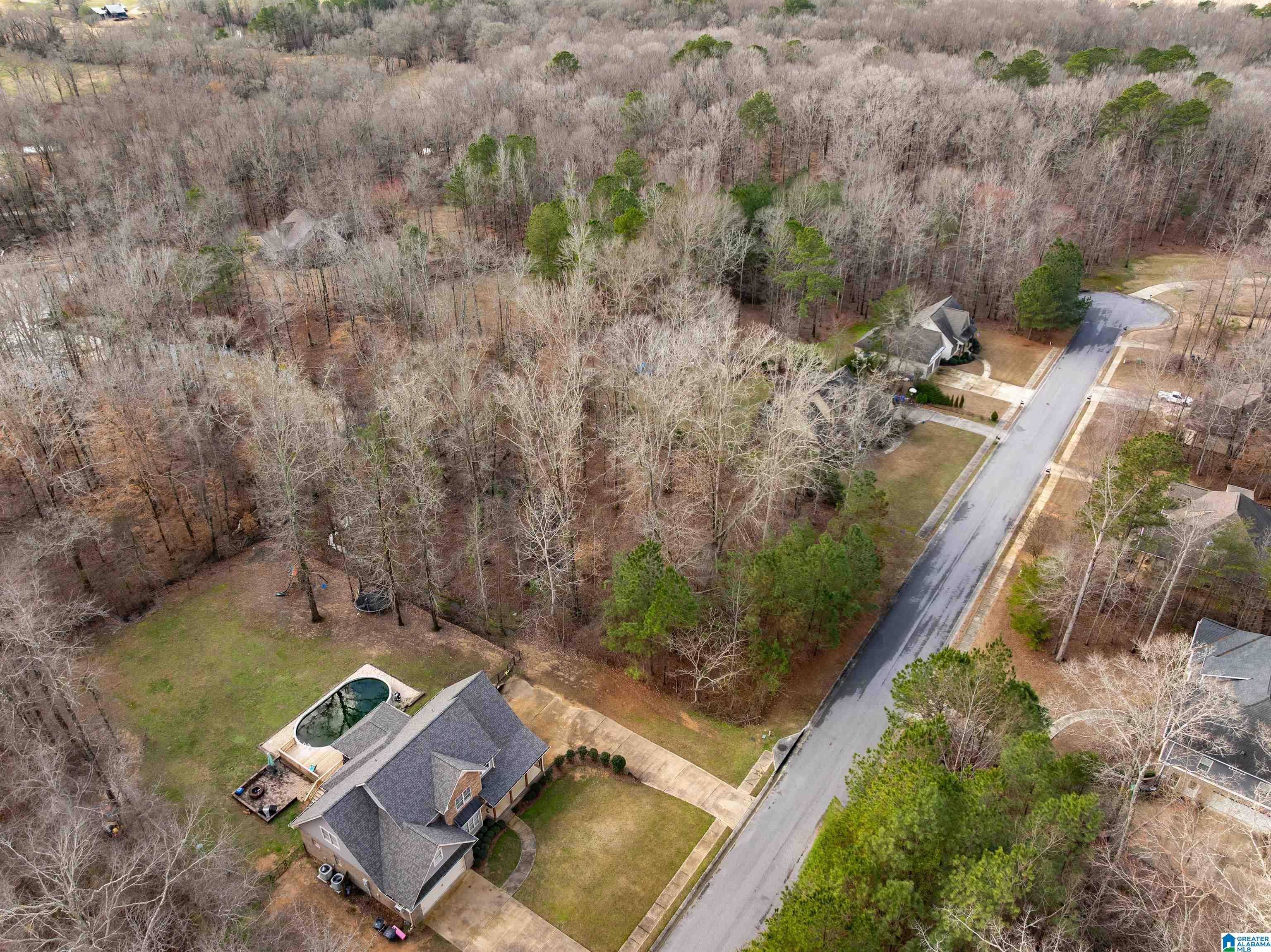 135 GLENSTONE DRIVE 16