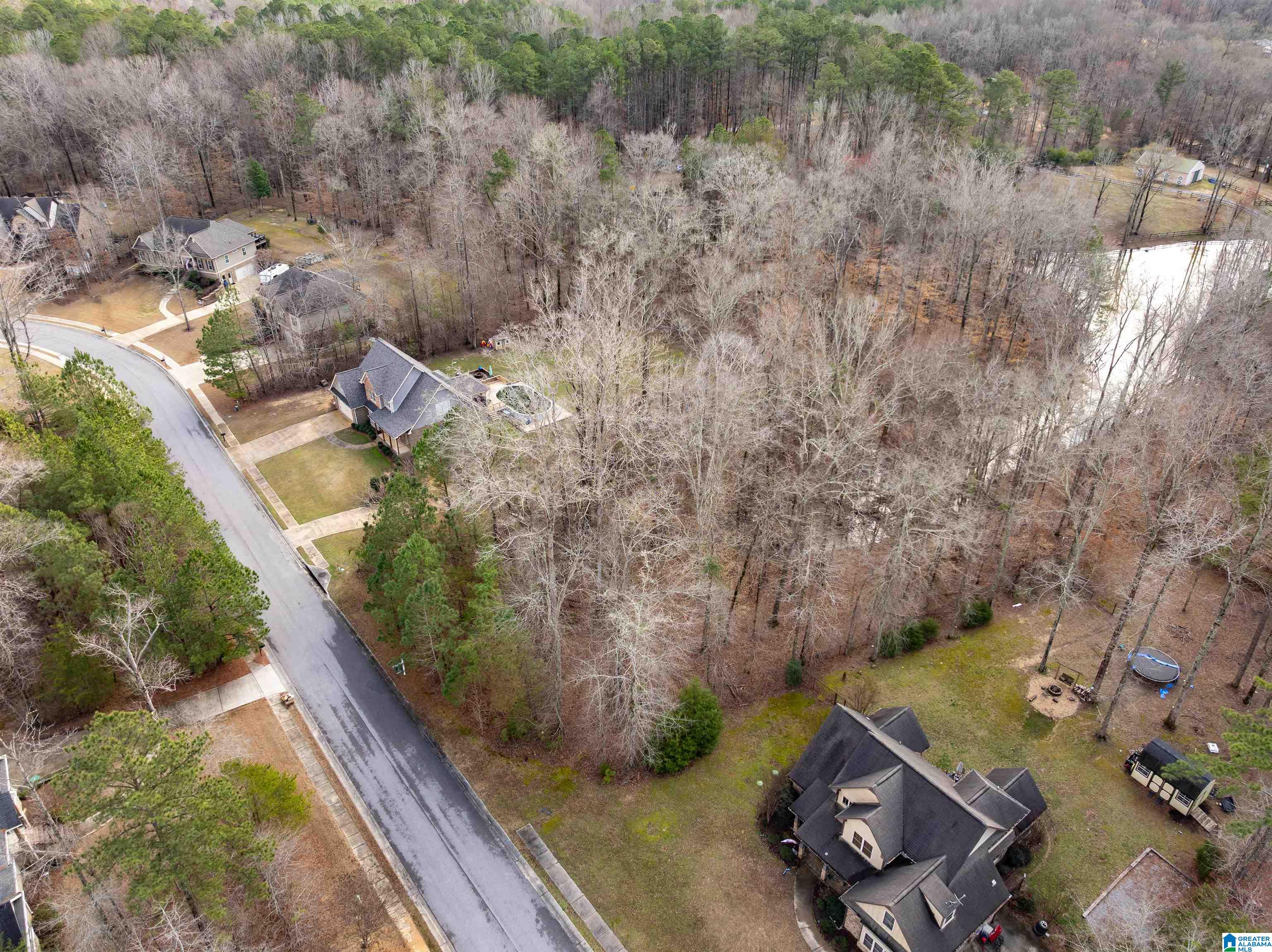 135 GLENSTONE DRIVE 16