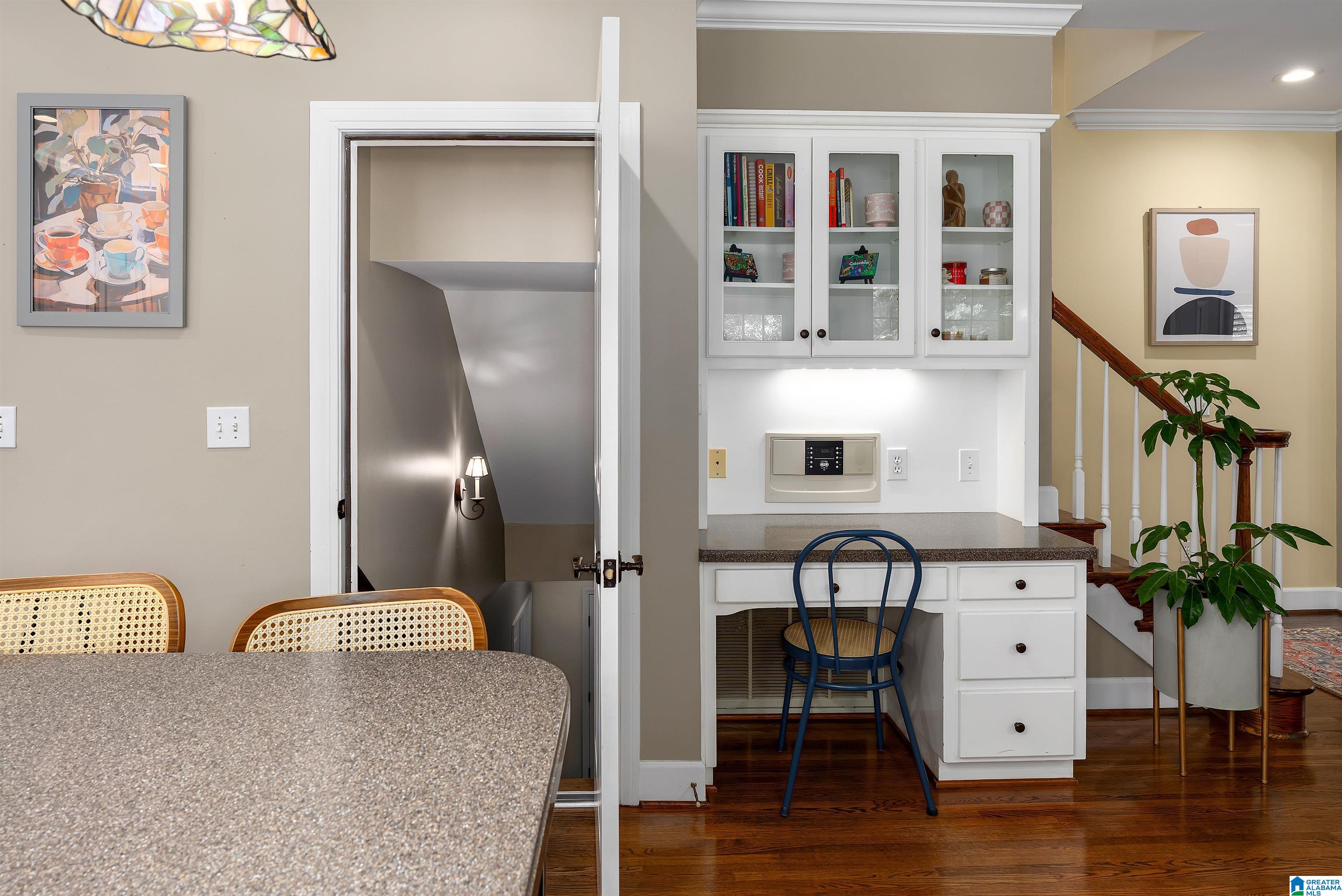 2032 SHANDWICK TERRACE