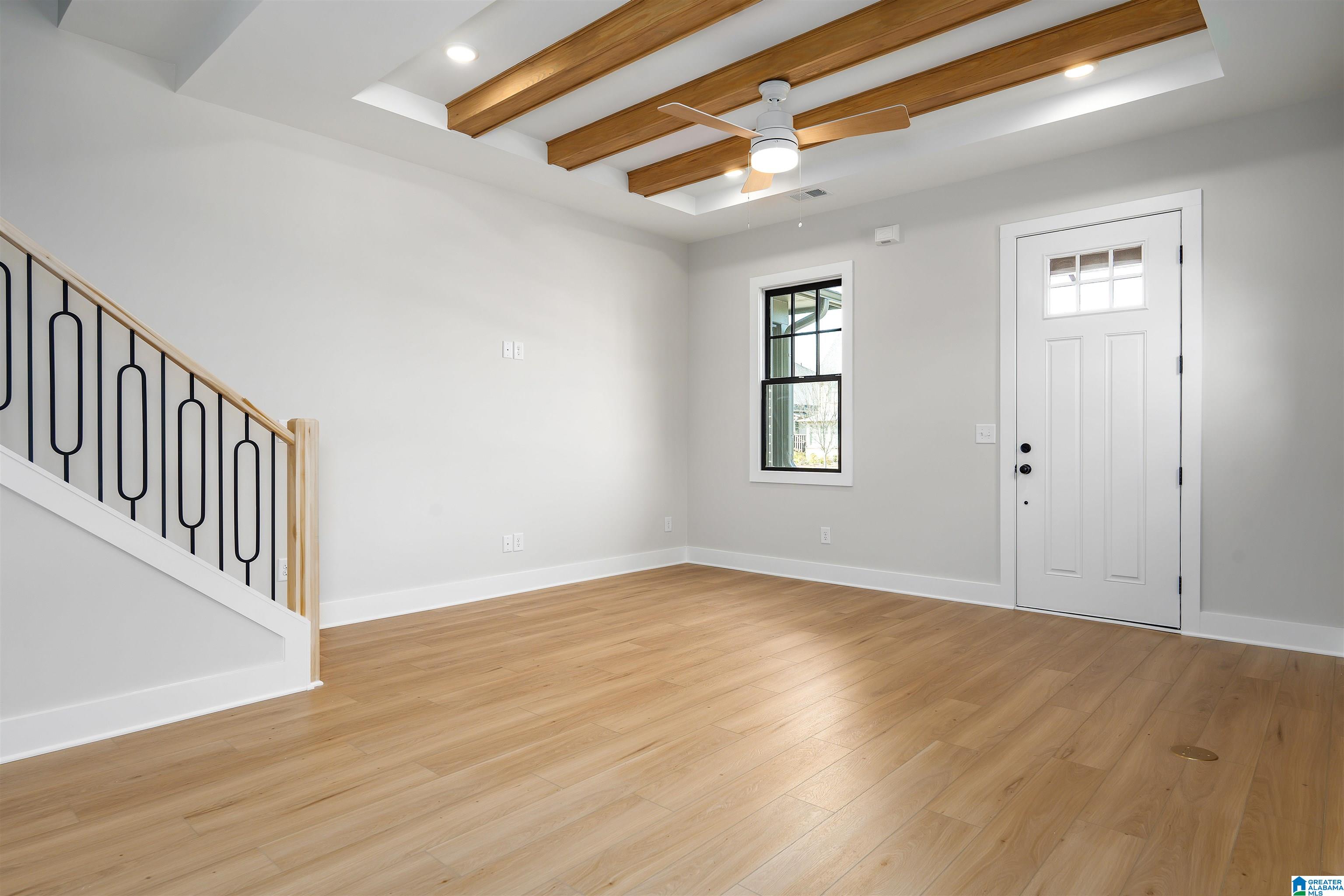 1214 WINDSOR SQUARE