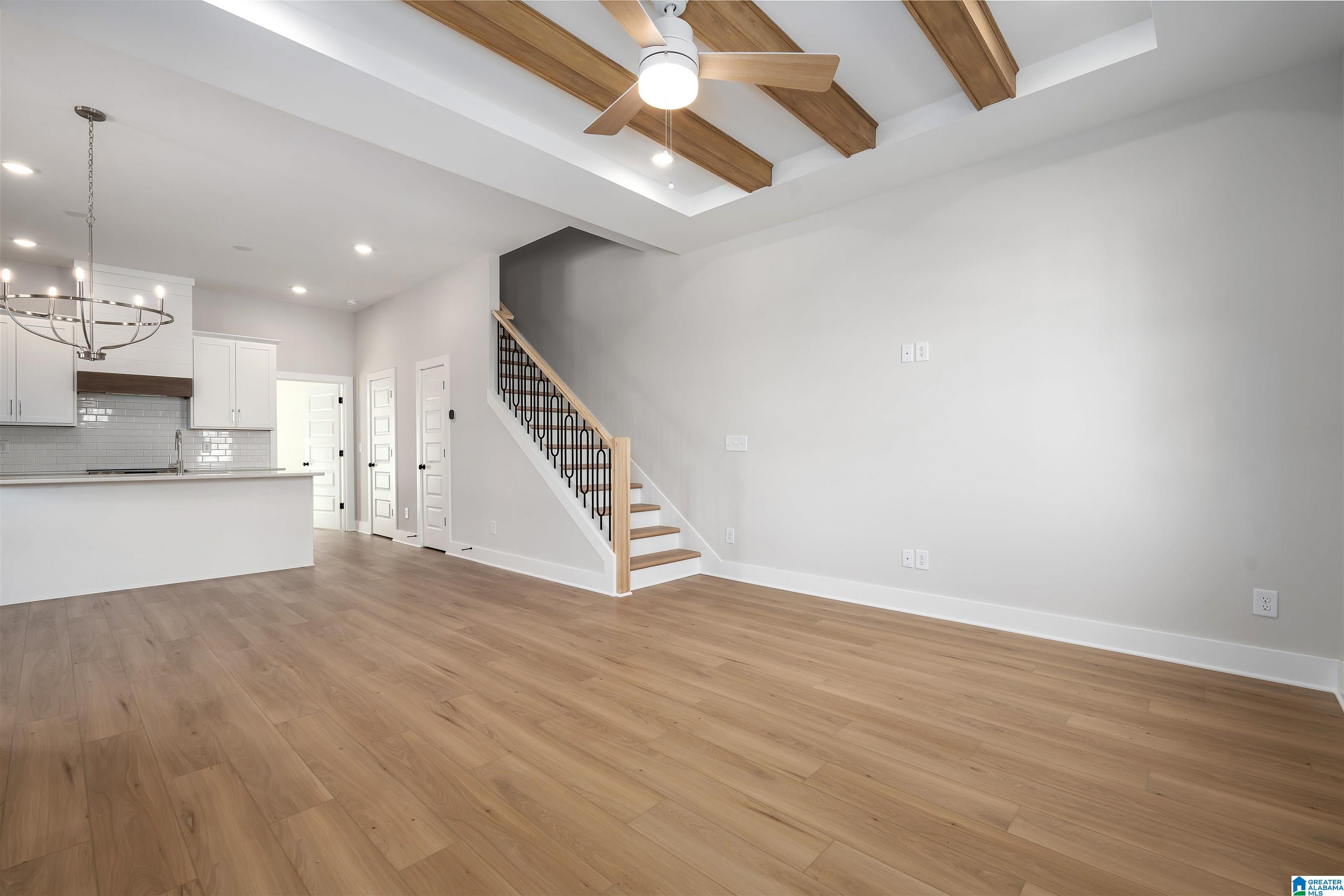 1214 WINDSOR SQUARE