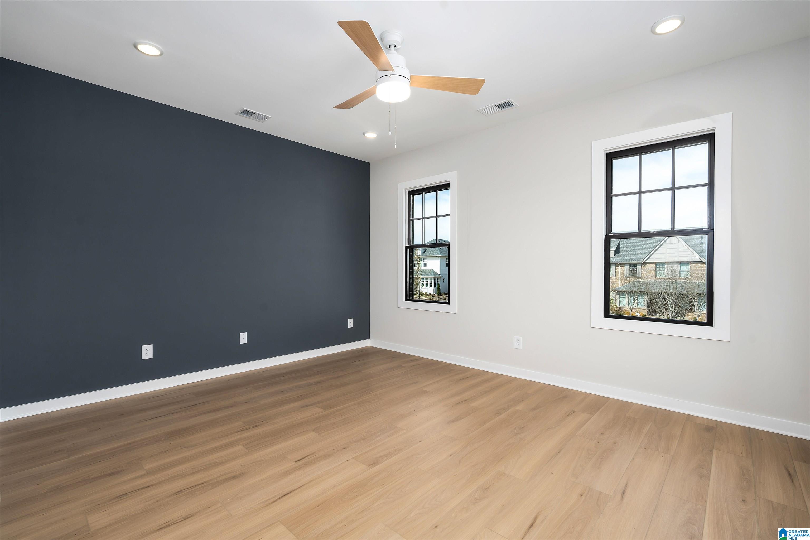 1214 WINDSOR SQUARE