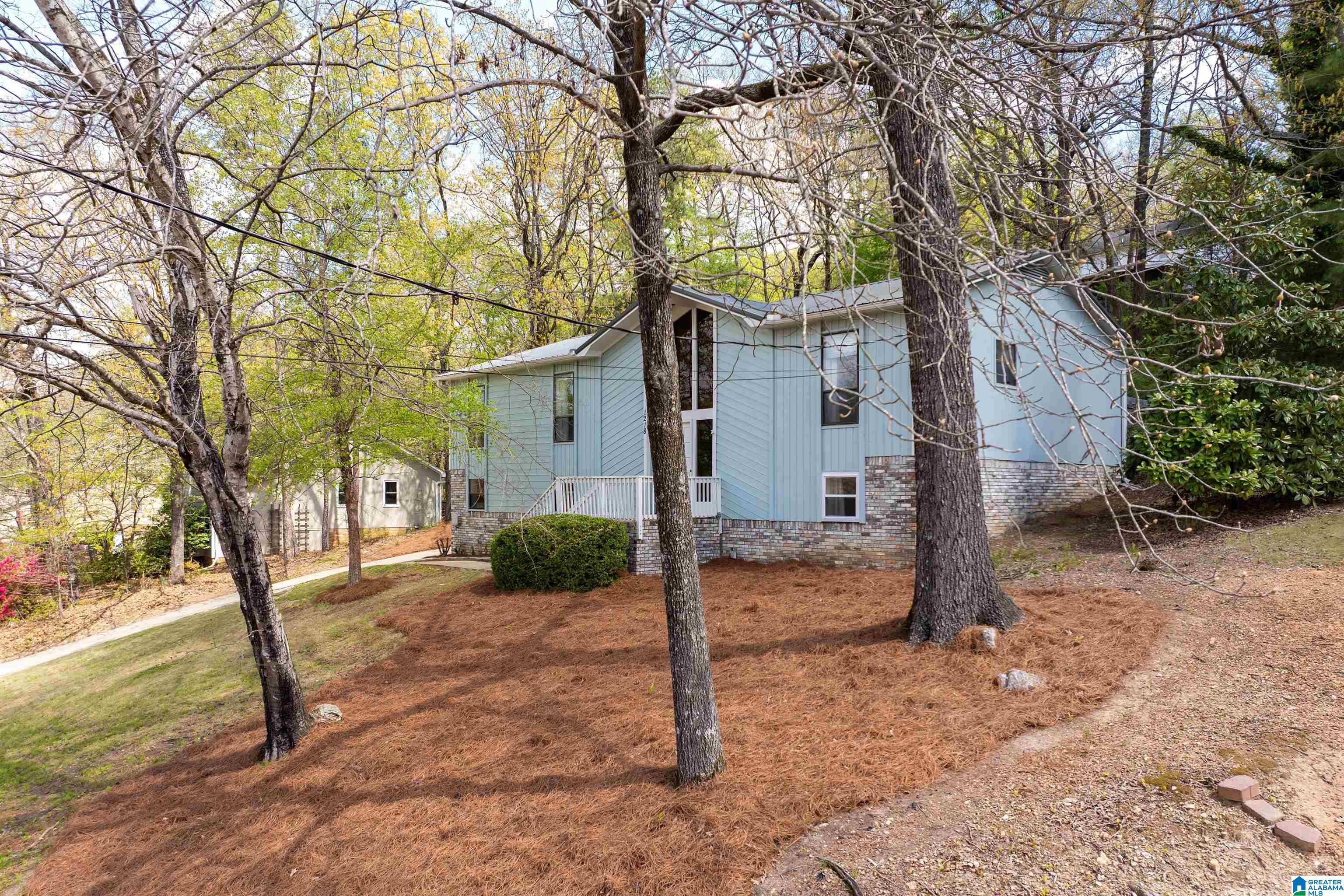 1218 SOUTHWIND DRIVE