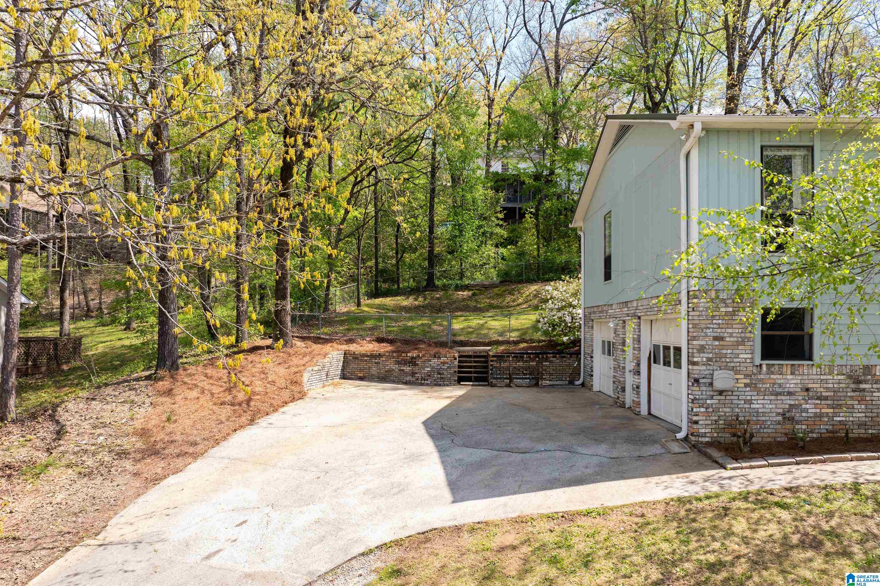 1218 SOUTHWIND DRIVE