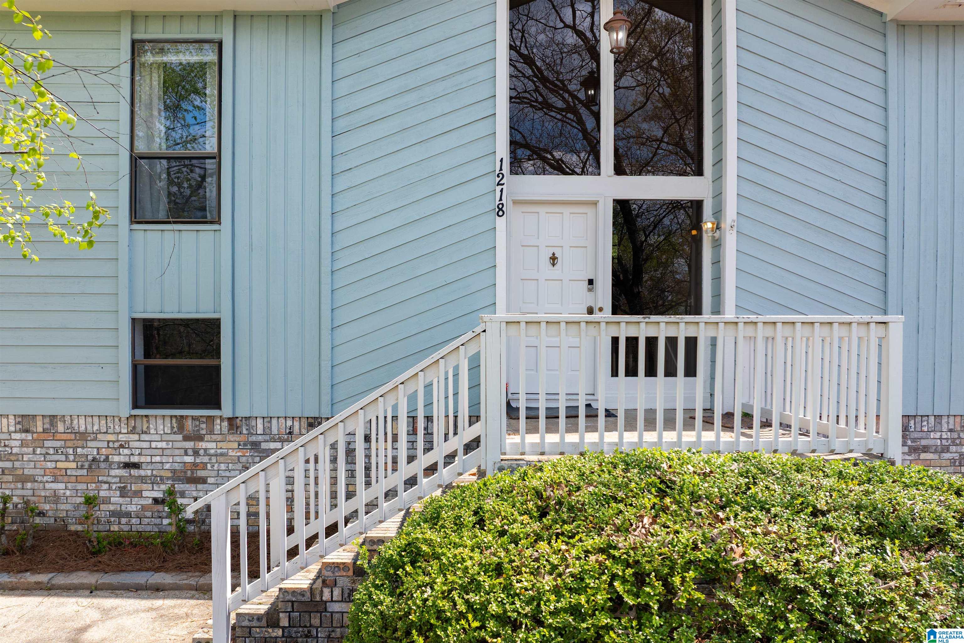 1218 SOUTHWIND DRIVE