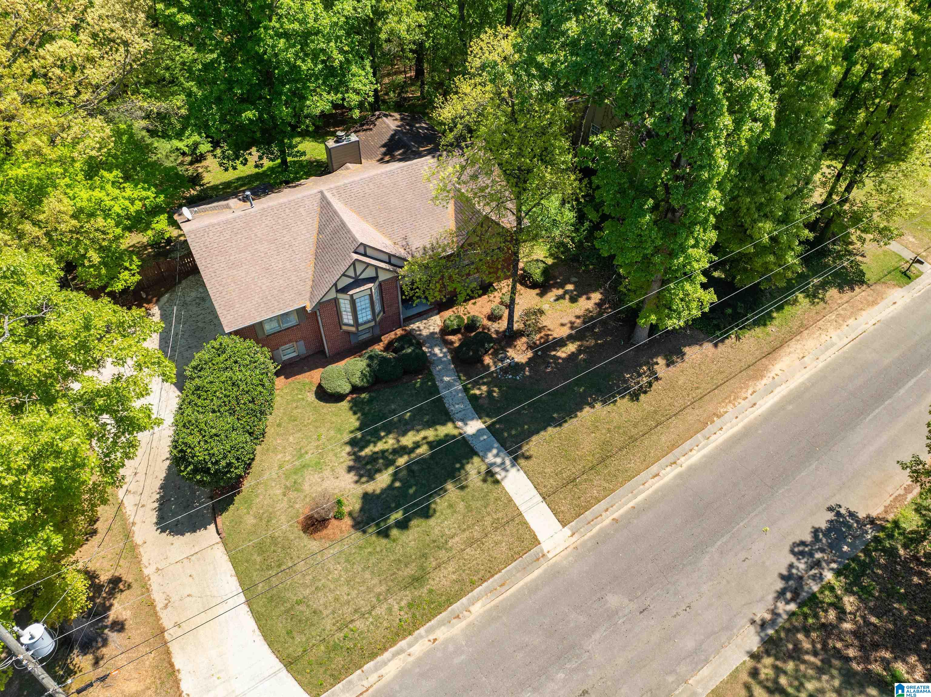 1420 E WHIRLAWAY