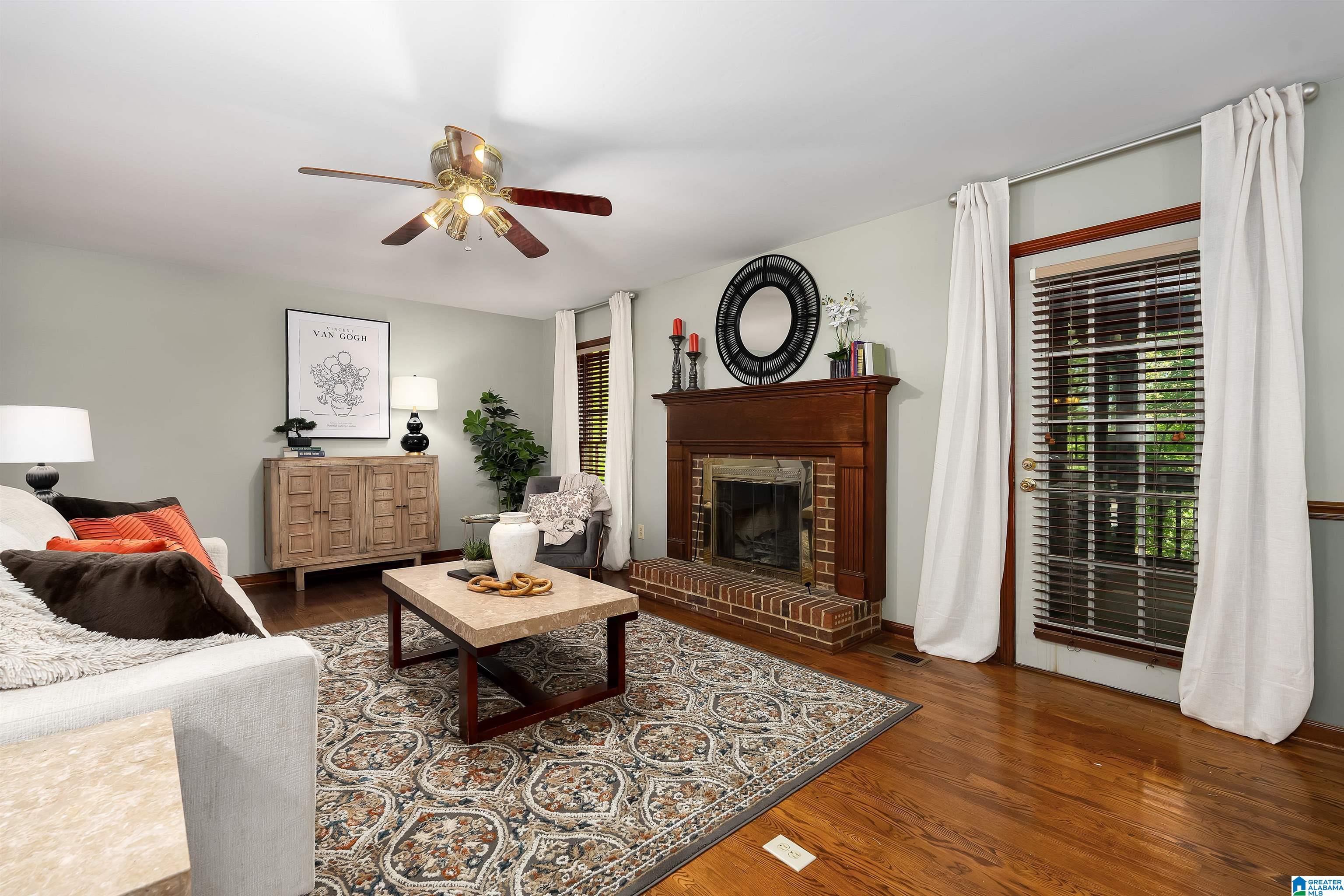 1420 E WHIRLAWAY