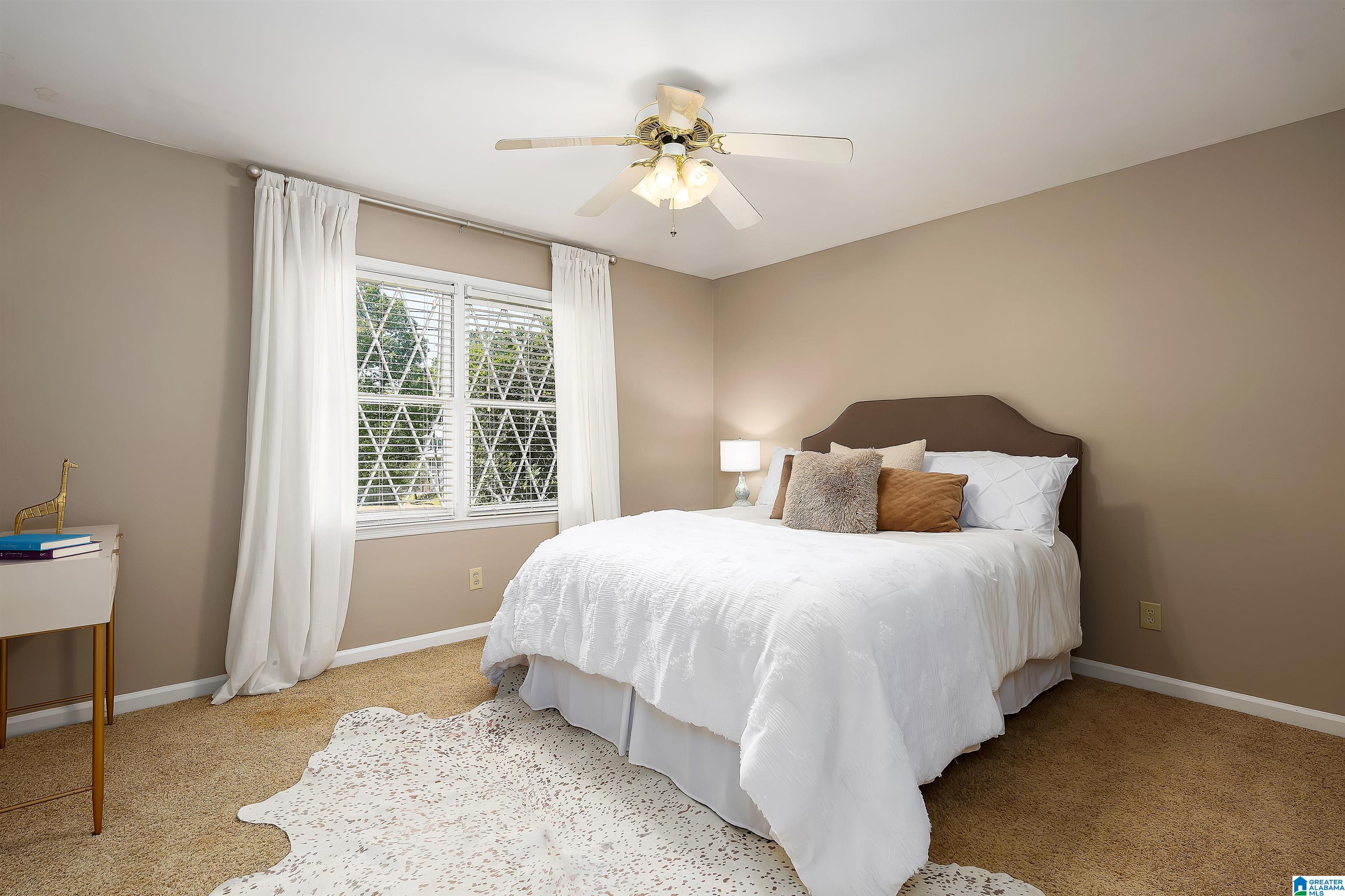 1420 E WHIRLAWAY