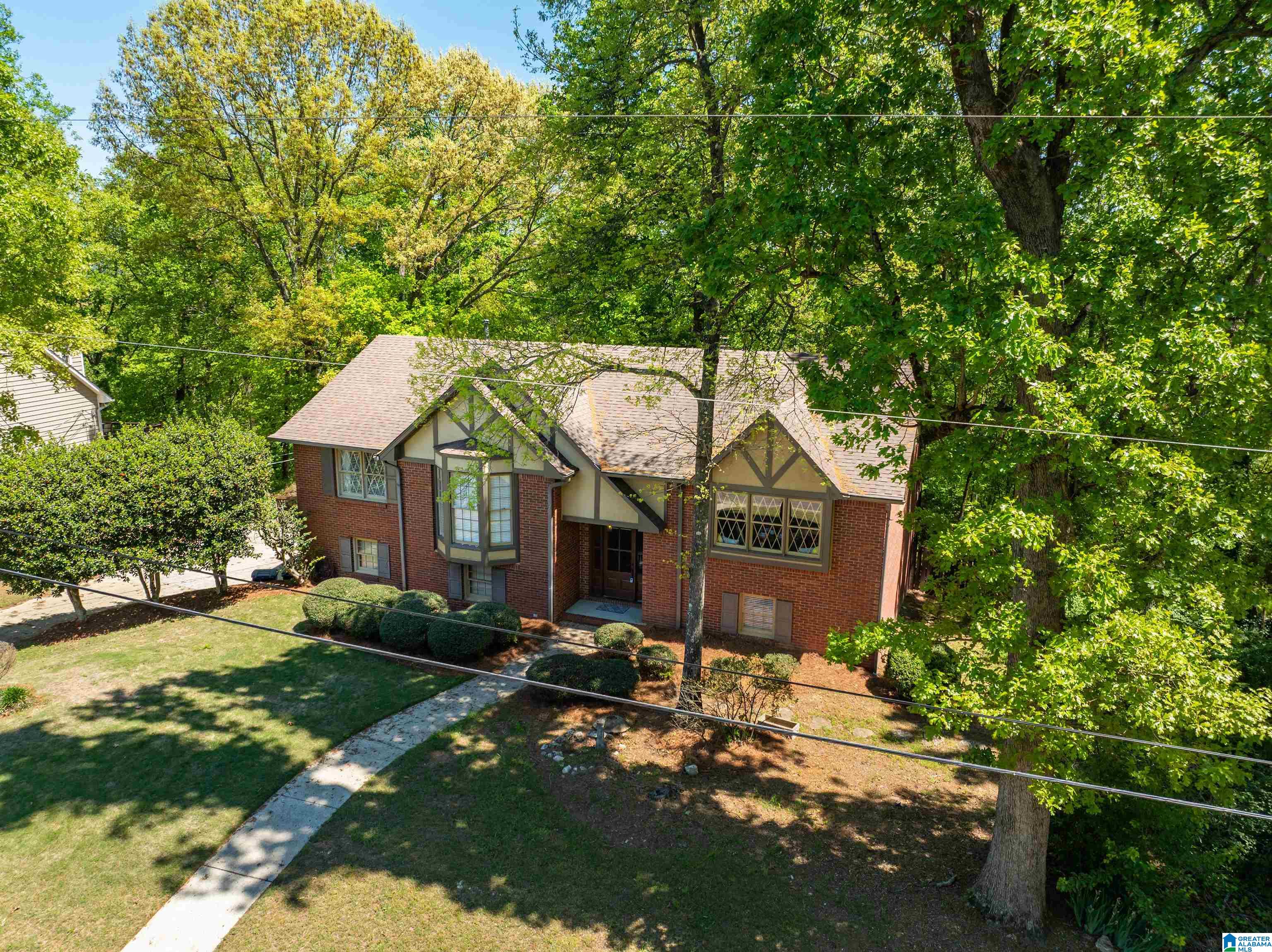 1420 E WHIRLAWAY