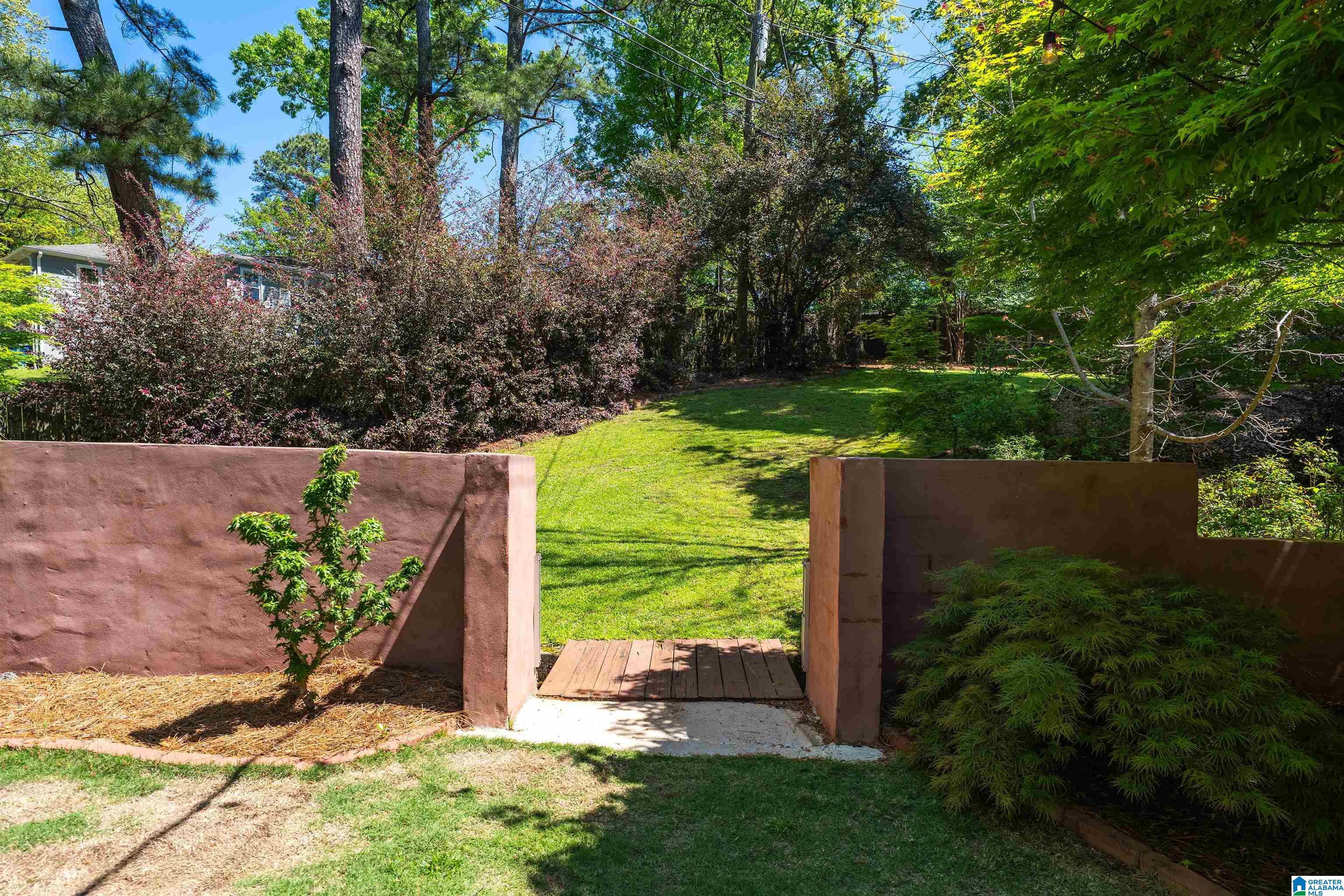 2633 SOUTHVIEW PLACE