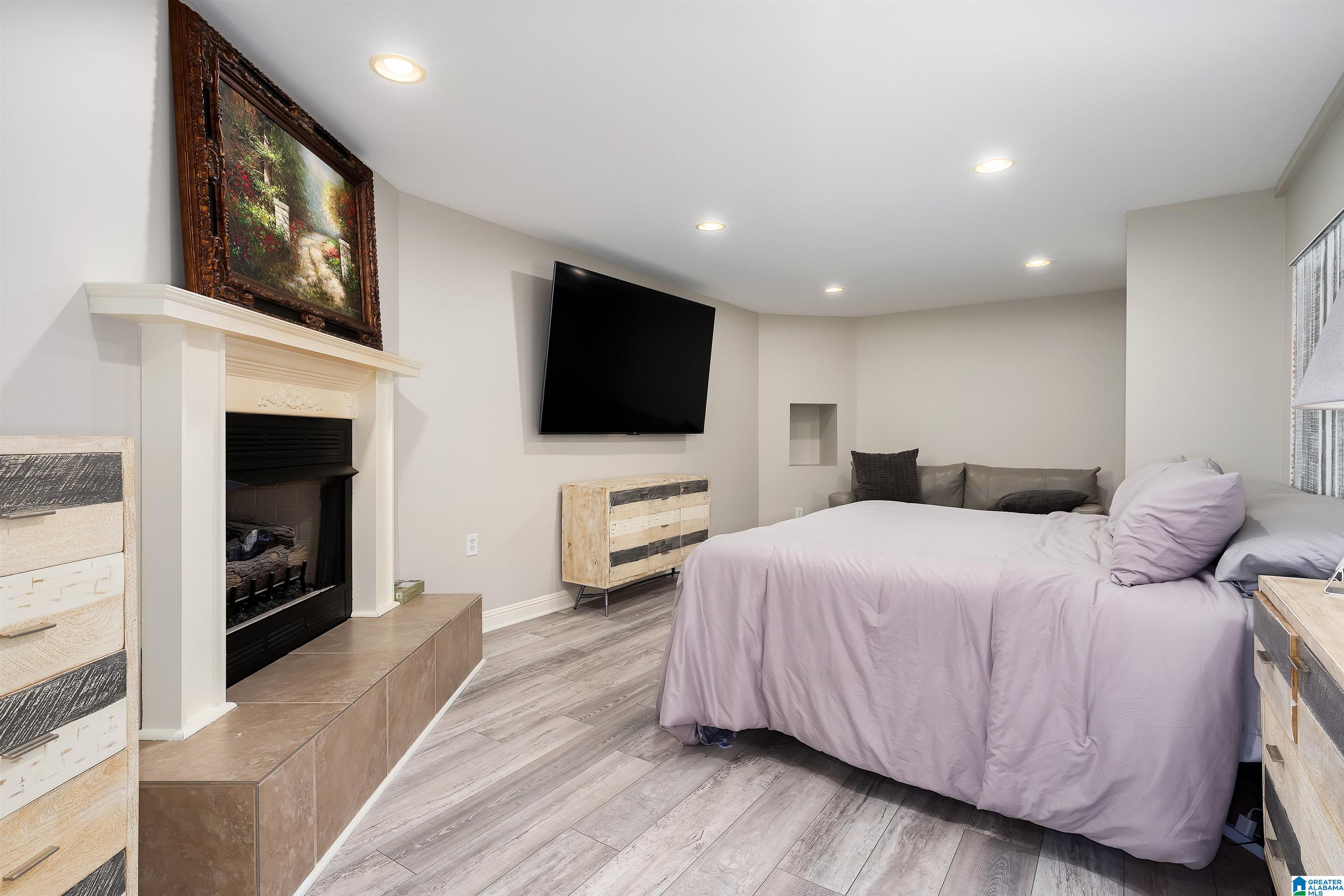 2633 SOUTHVIEW PLACE
