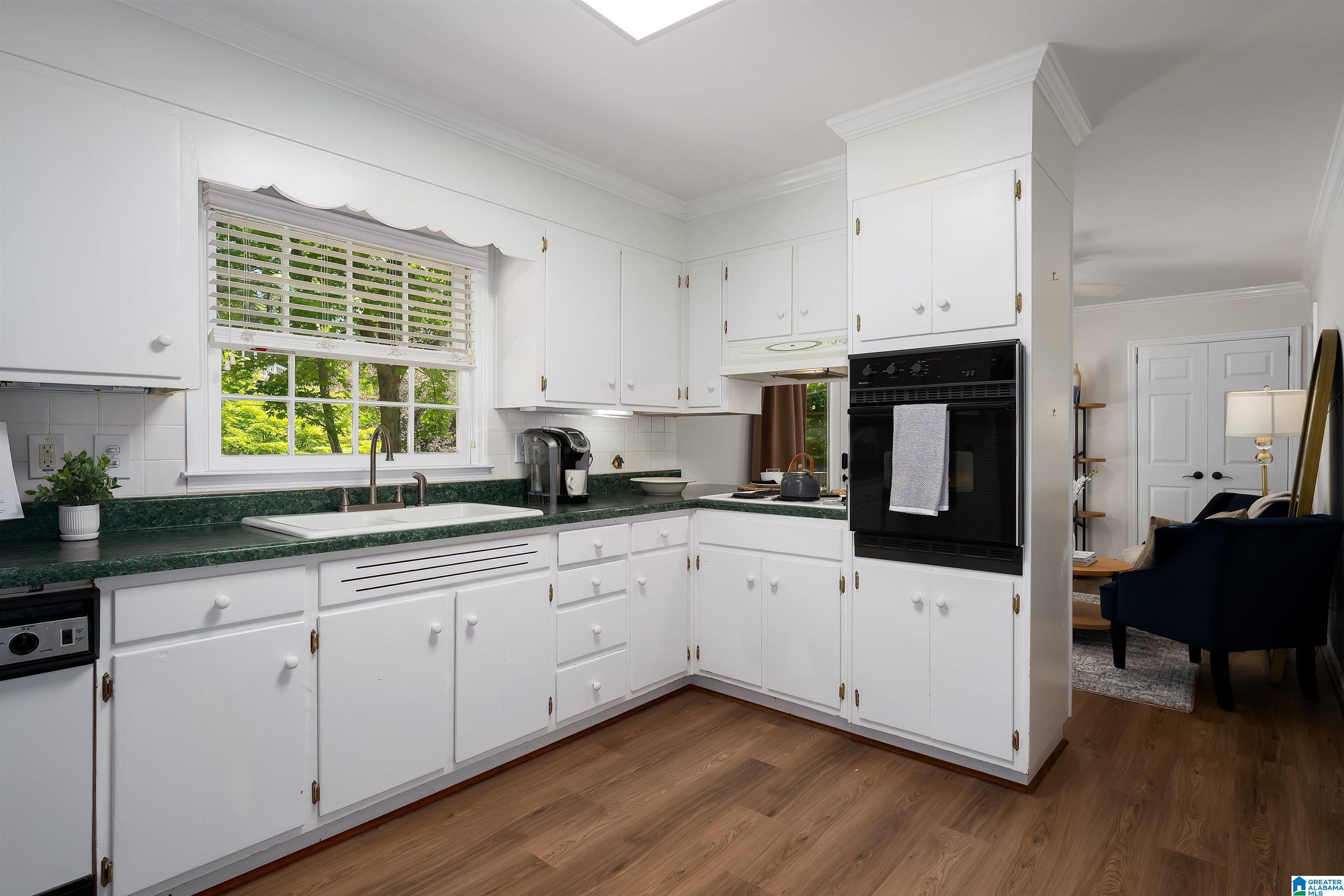 2633 SOUTHVIEW PLACE