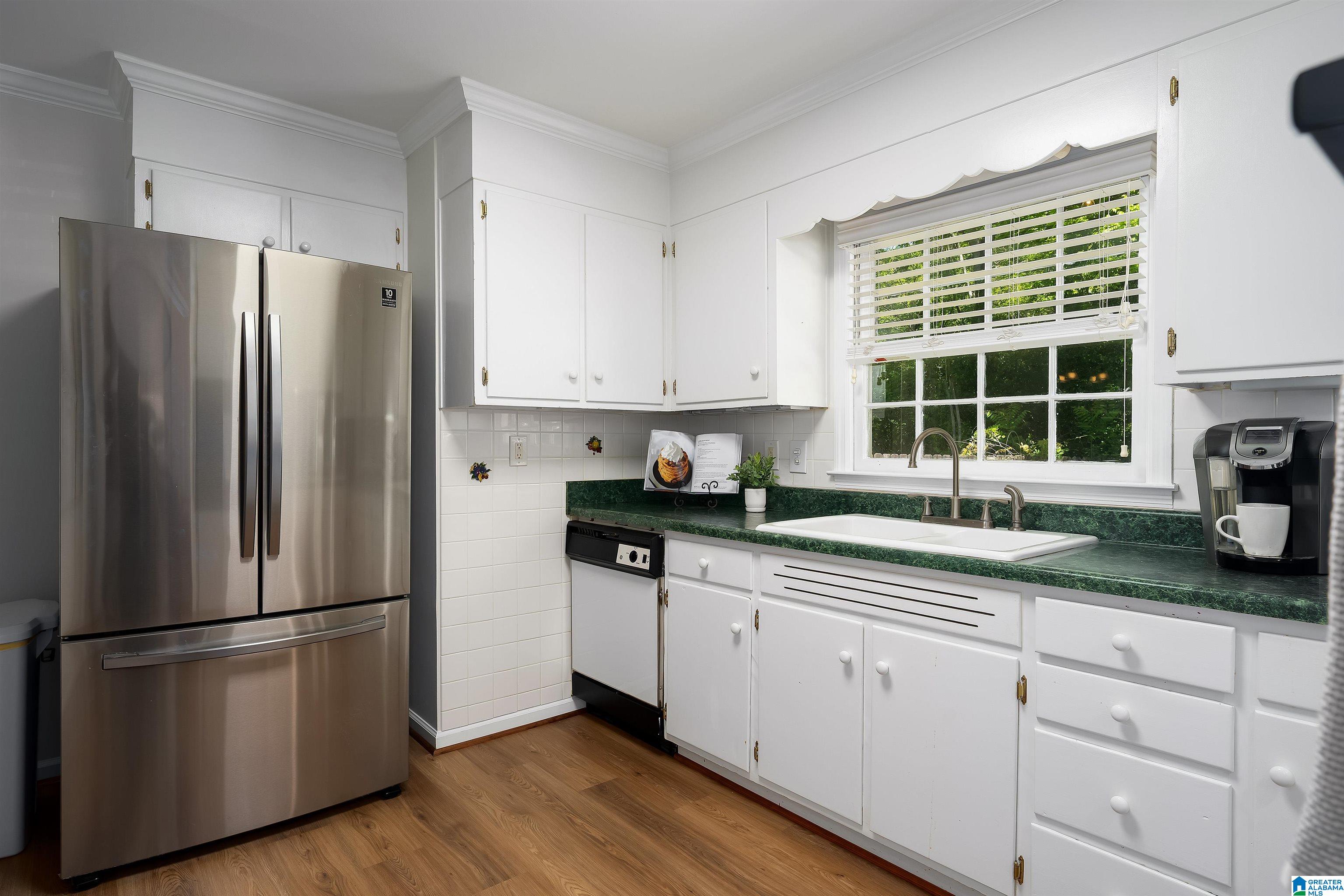 2633 SOUTHVIEW PLACE