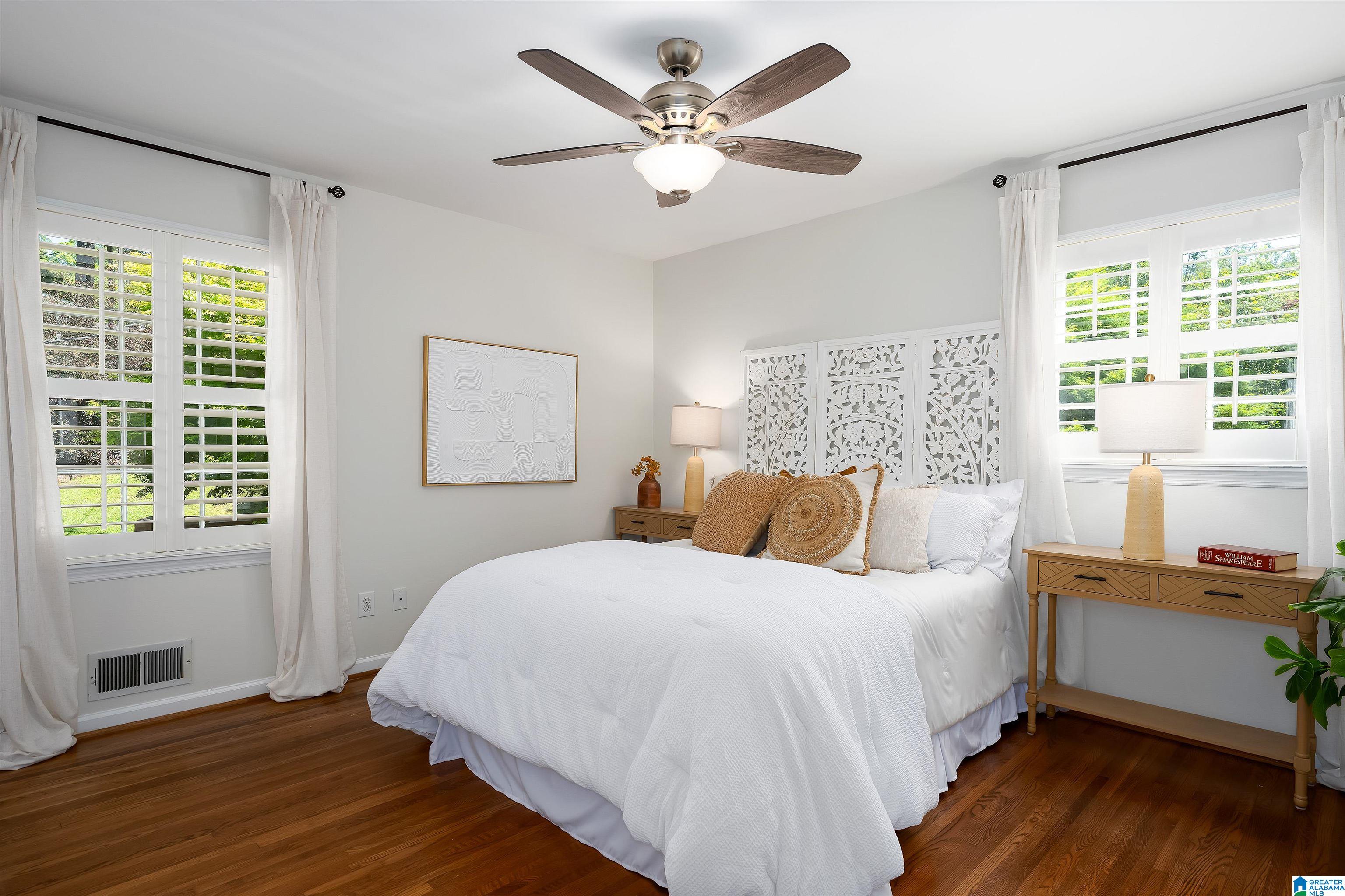 2633 SOUTHVIEW PLACE