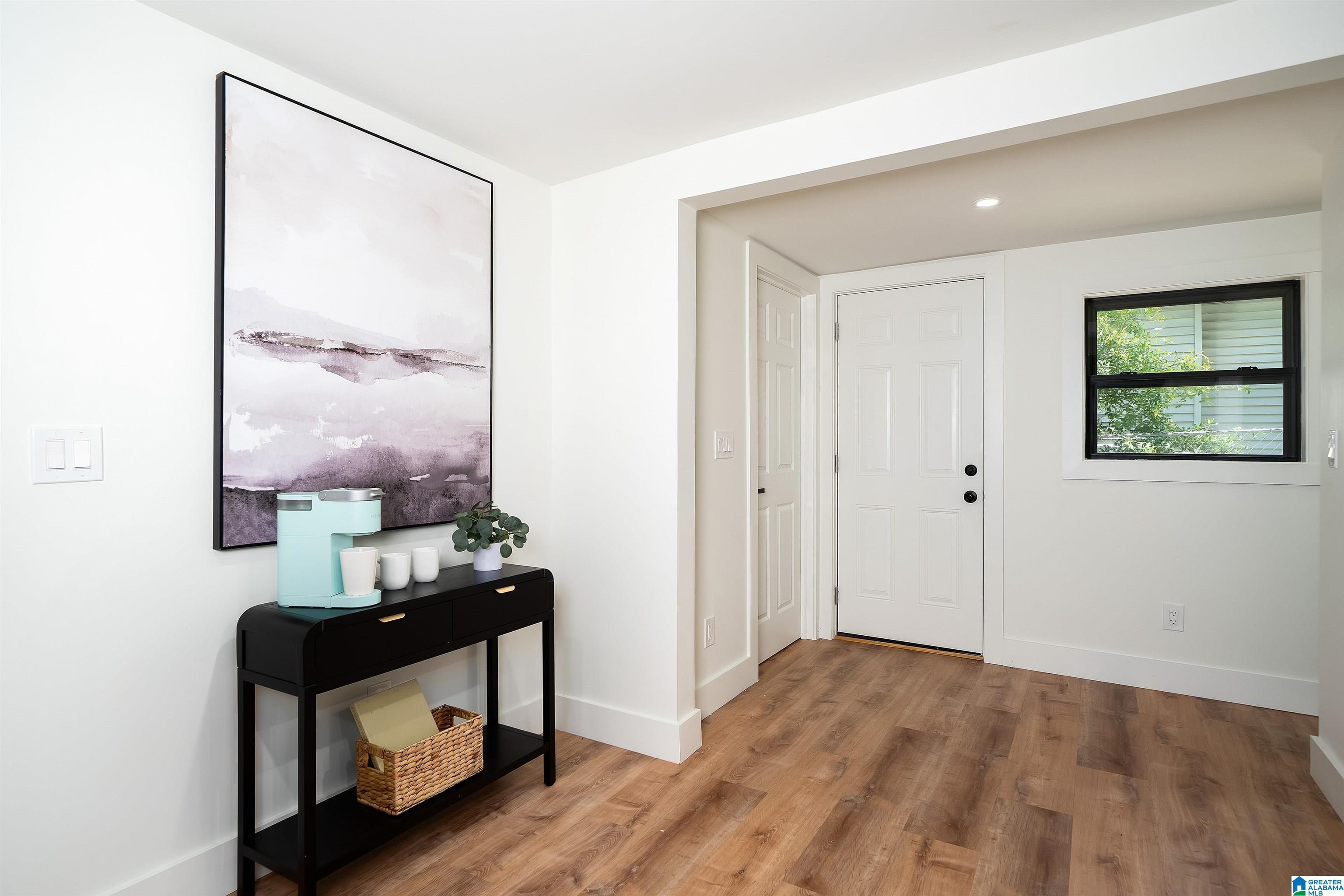 211 5TH AVENUE NE
