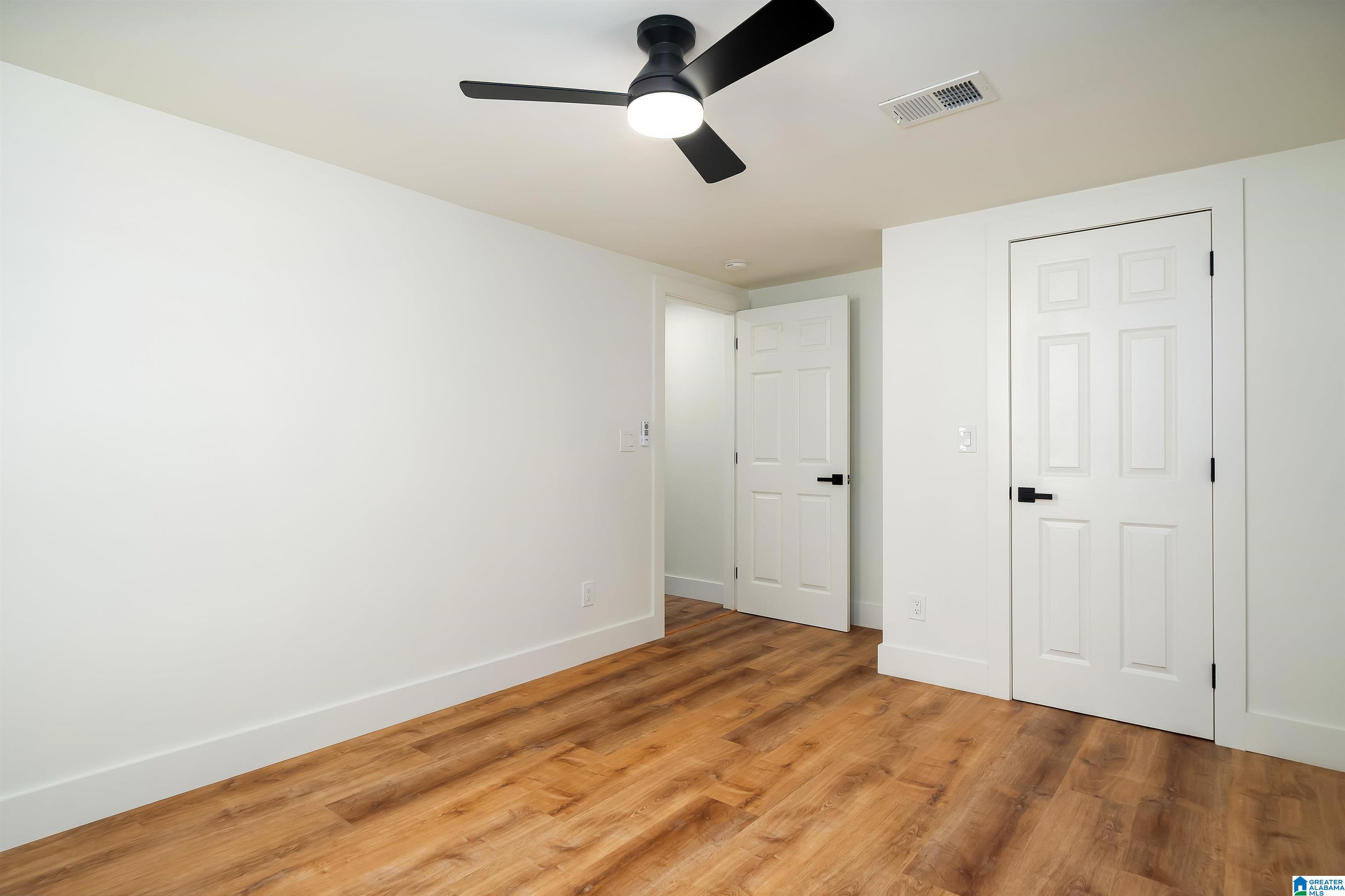 211 5TH AVENUE NE