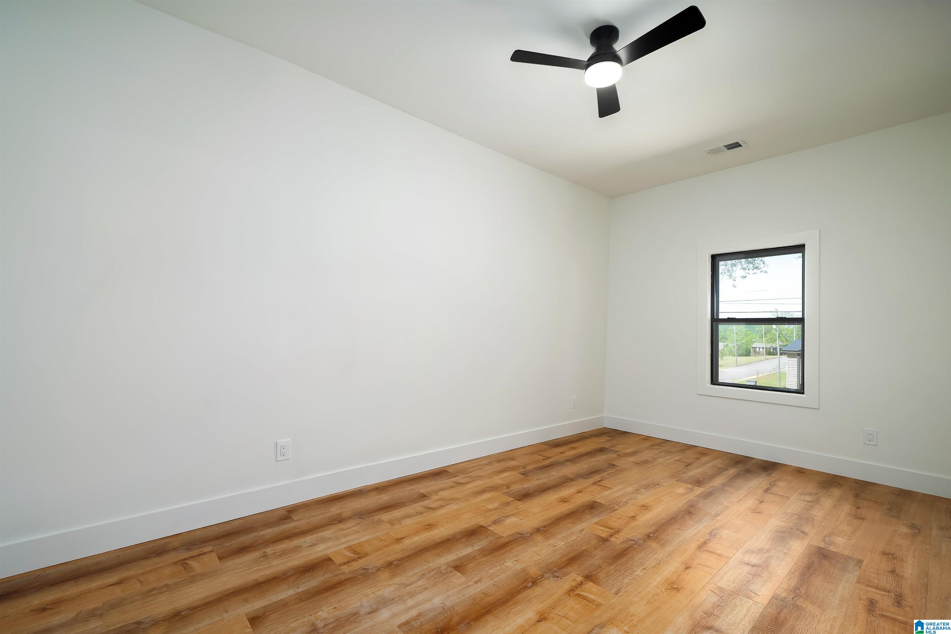 211 5TH AVENUE NE