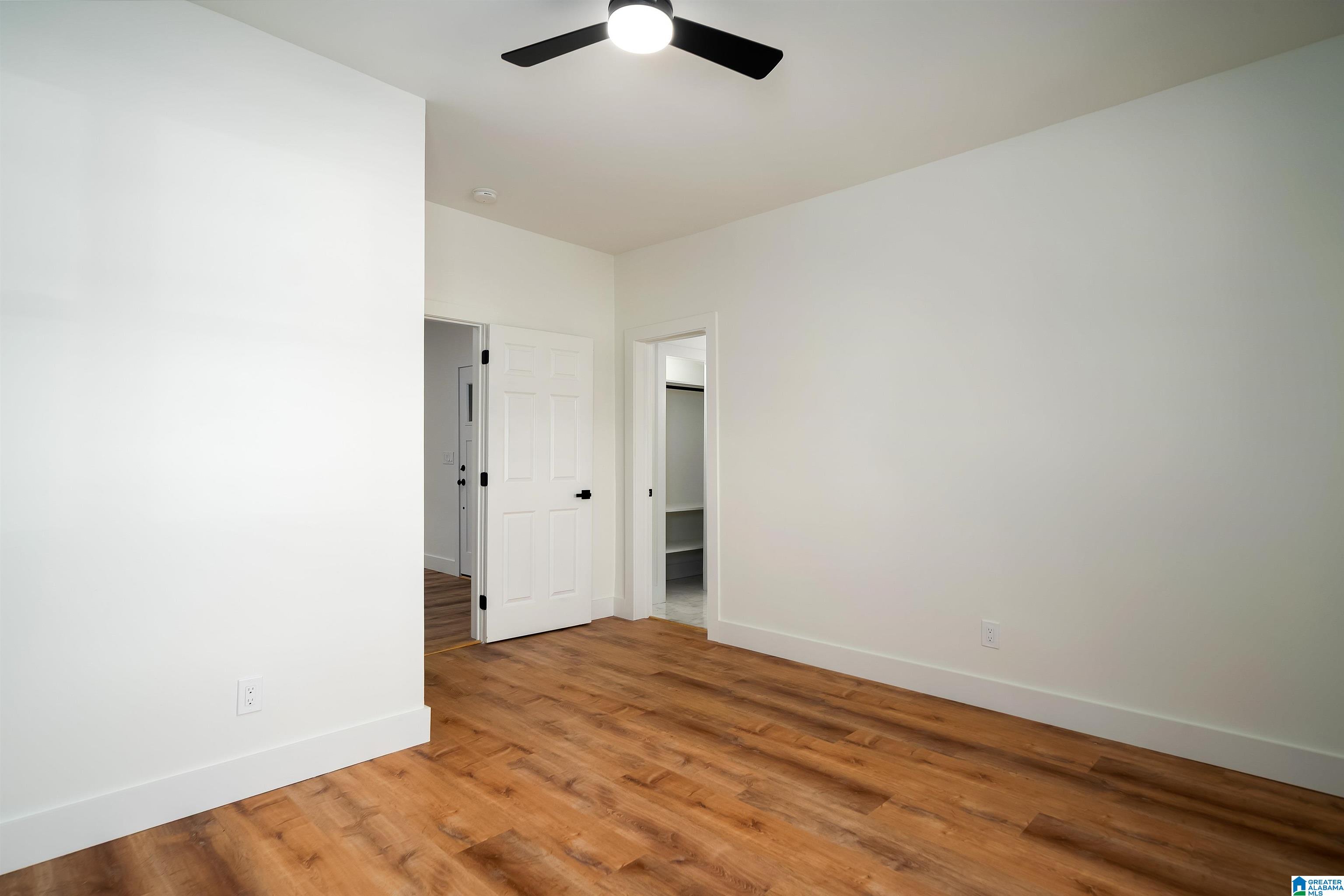 211 5TH AVENUE NE