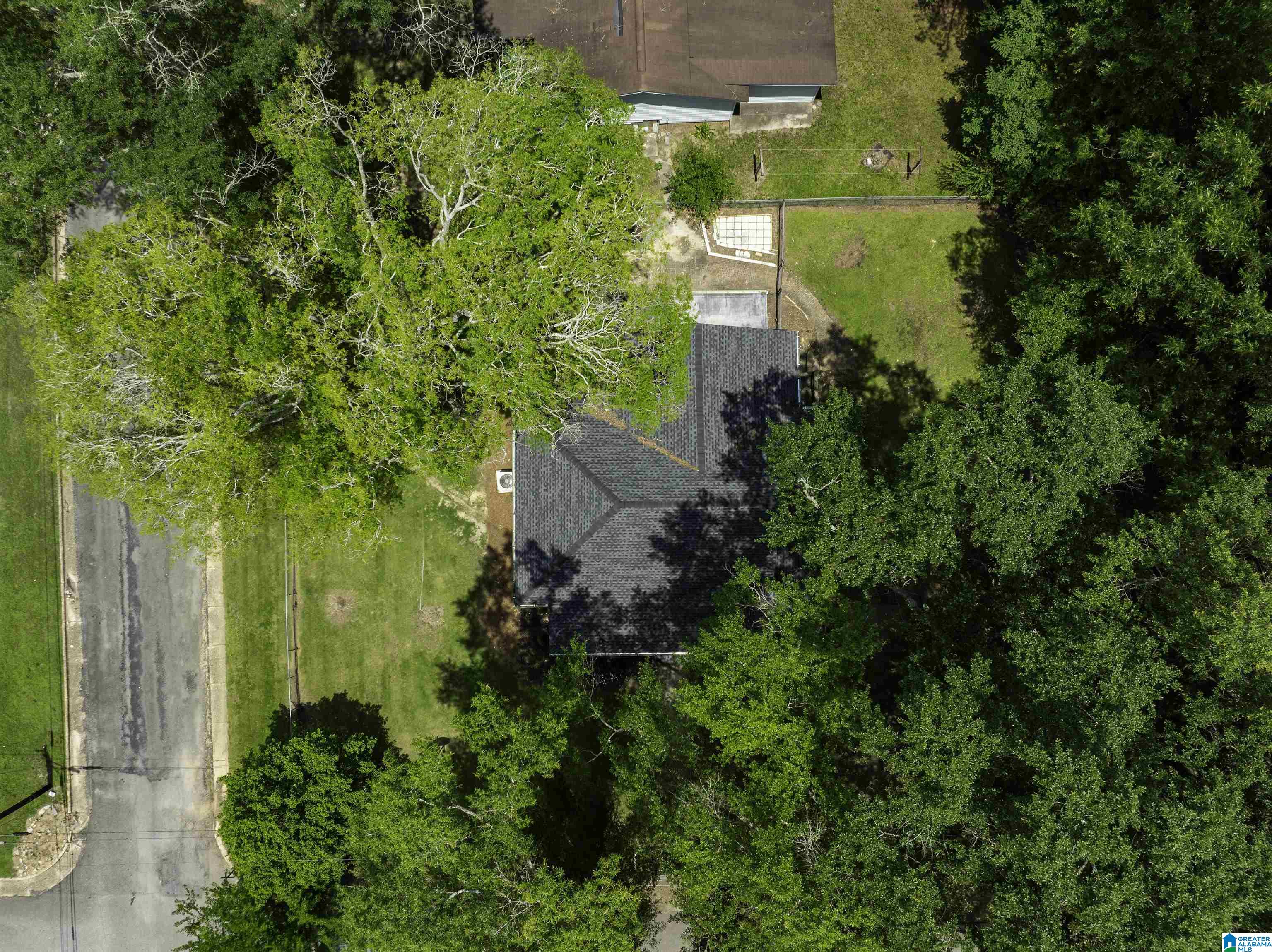 211 5TH AVENUE NE