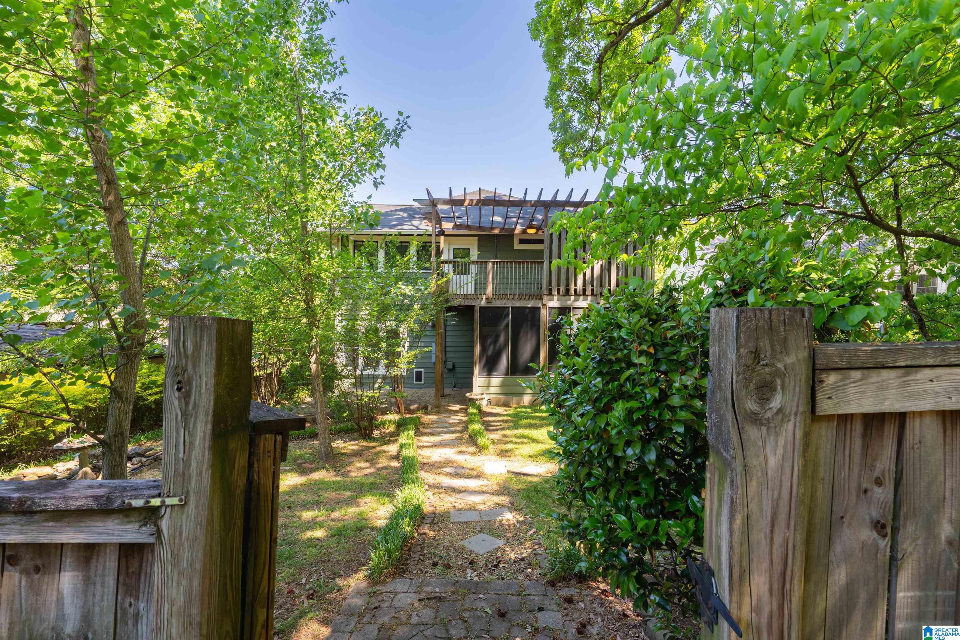 2705 S CALDWELL AVENUE