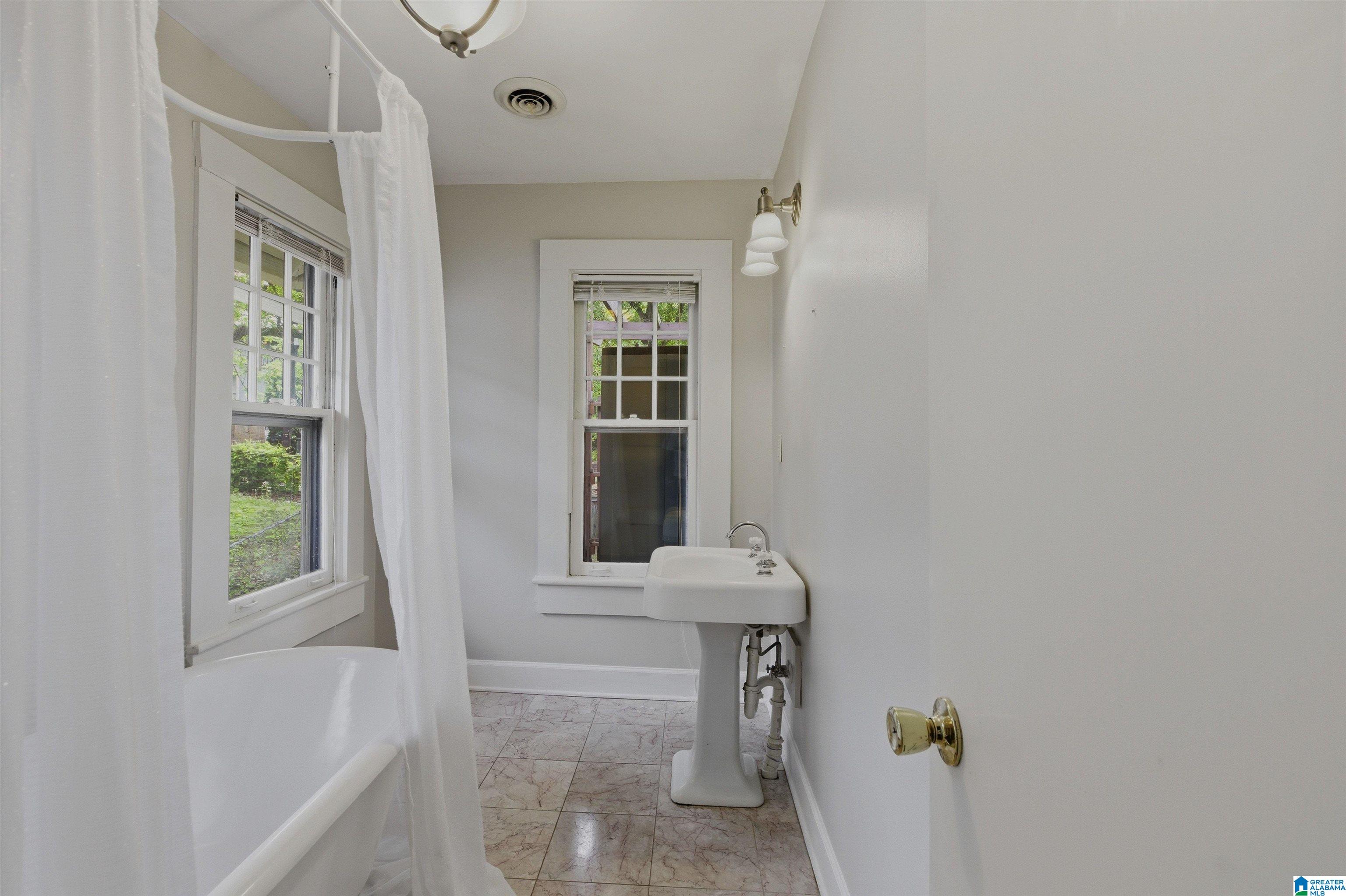 2705 S CALDWELL AVENUE