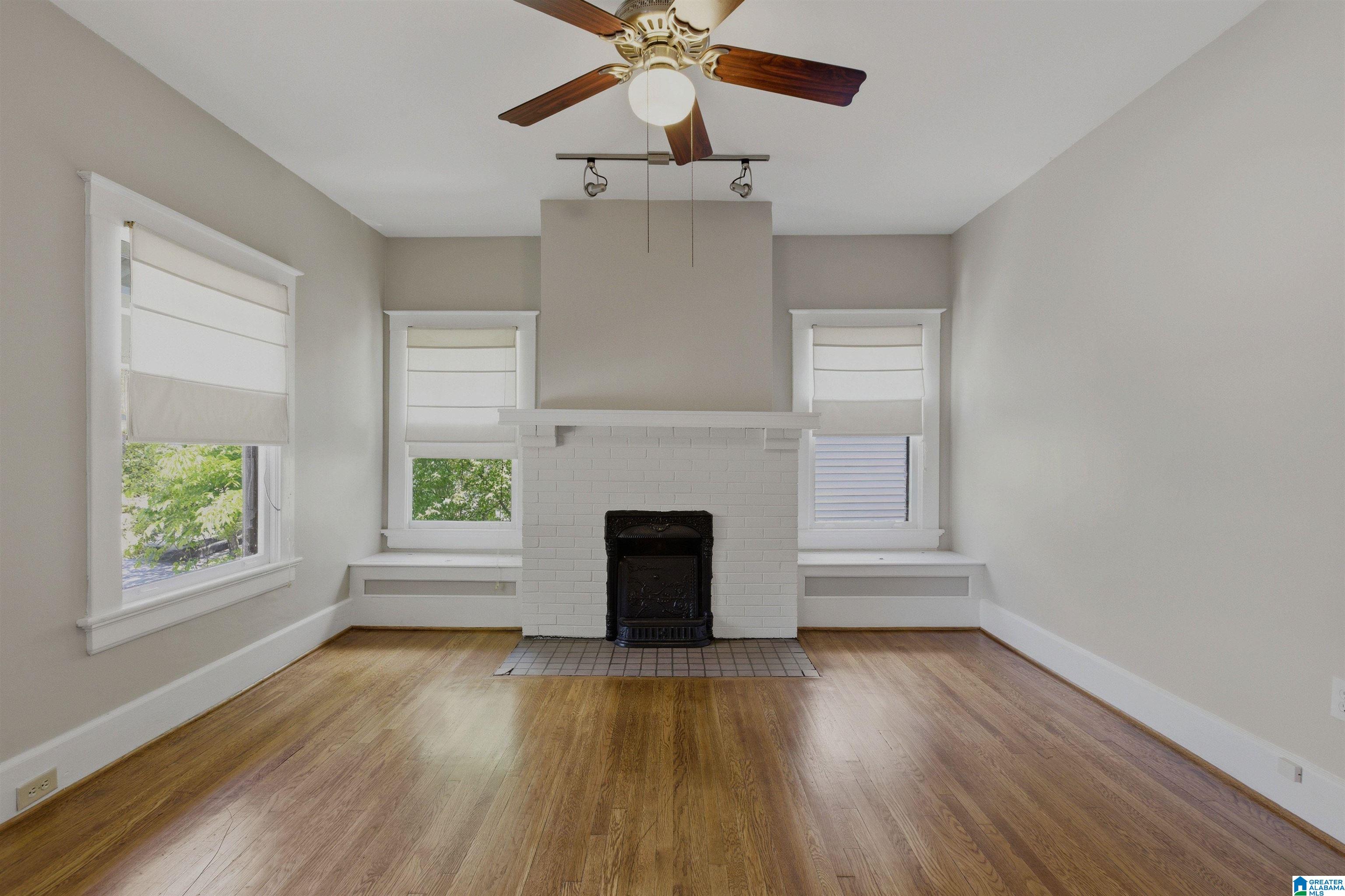 2705 S CALDWELL AVENUE