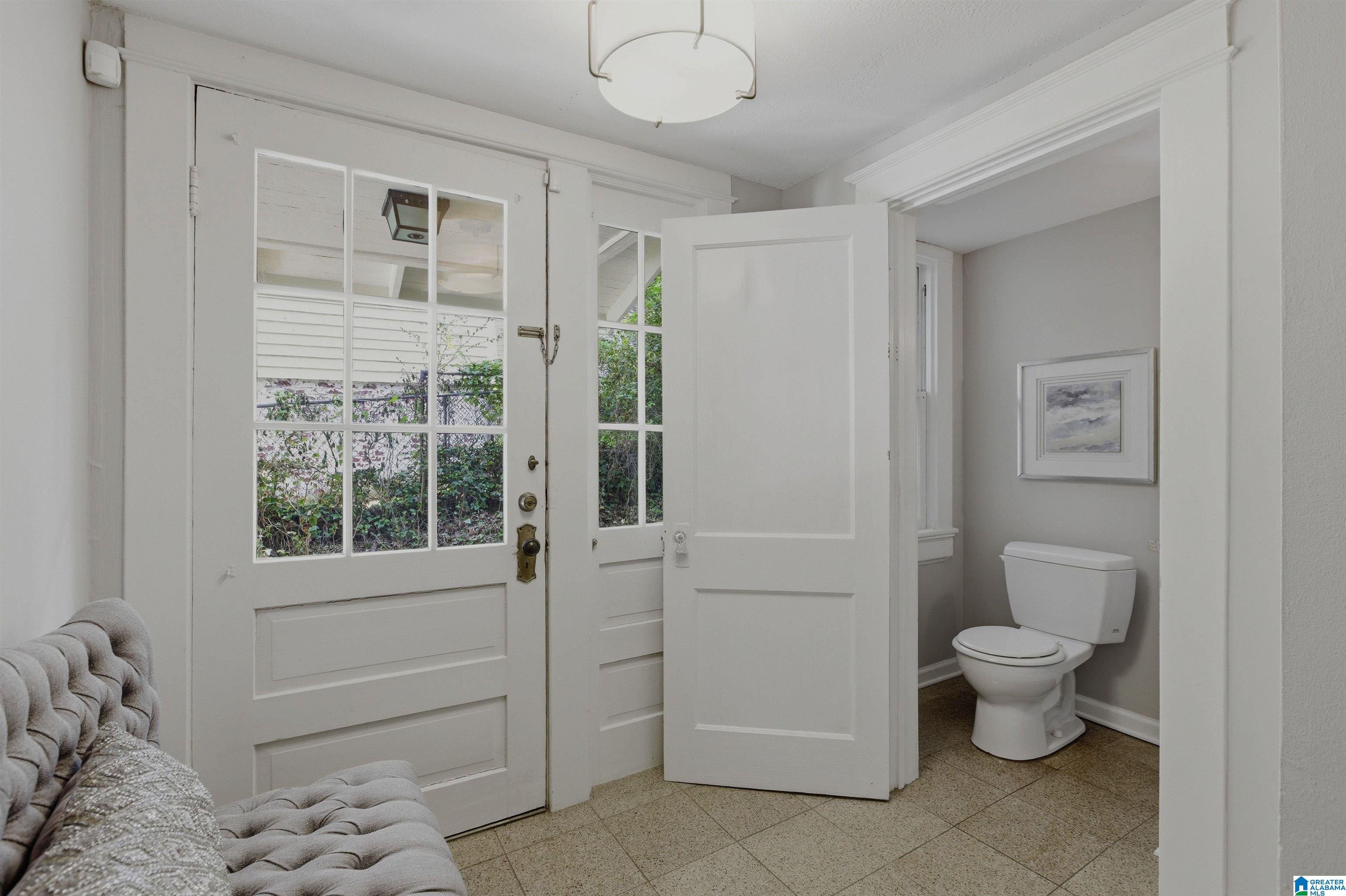 2705 S CALDWELL AVENUE