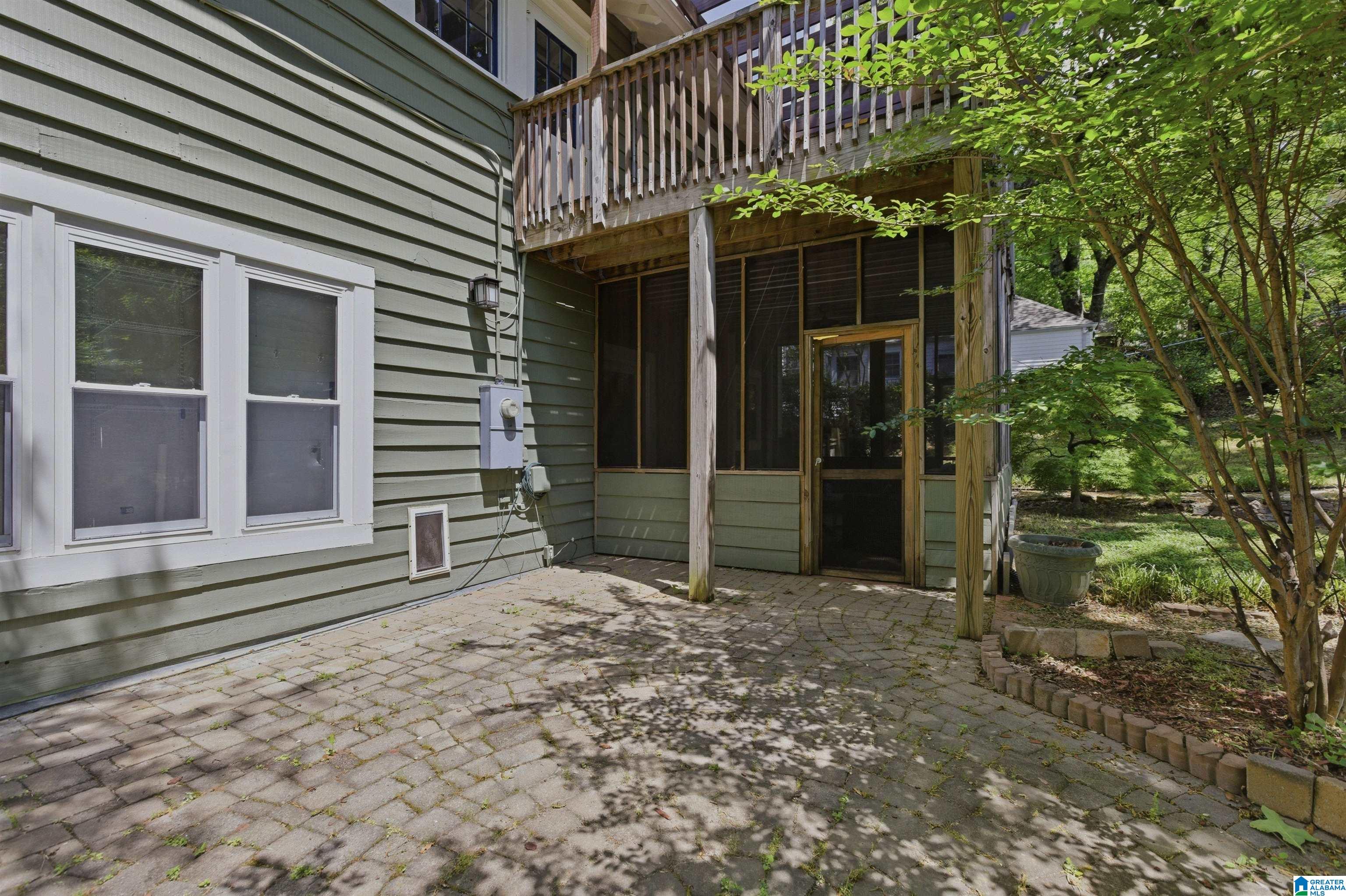 2705 S CALDWELL AVENUE