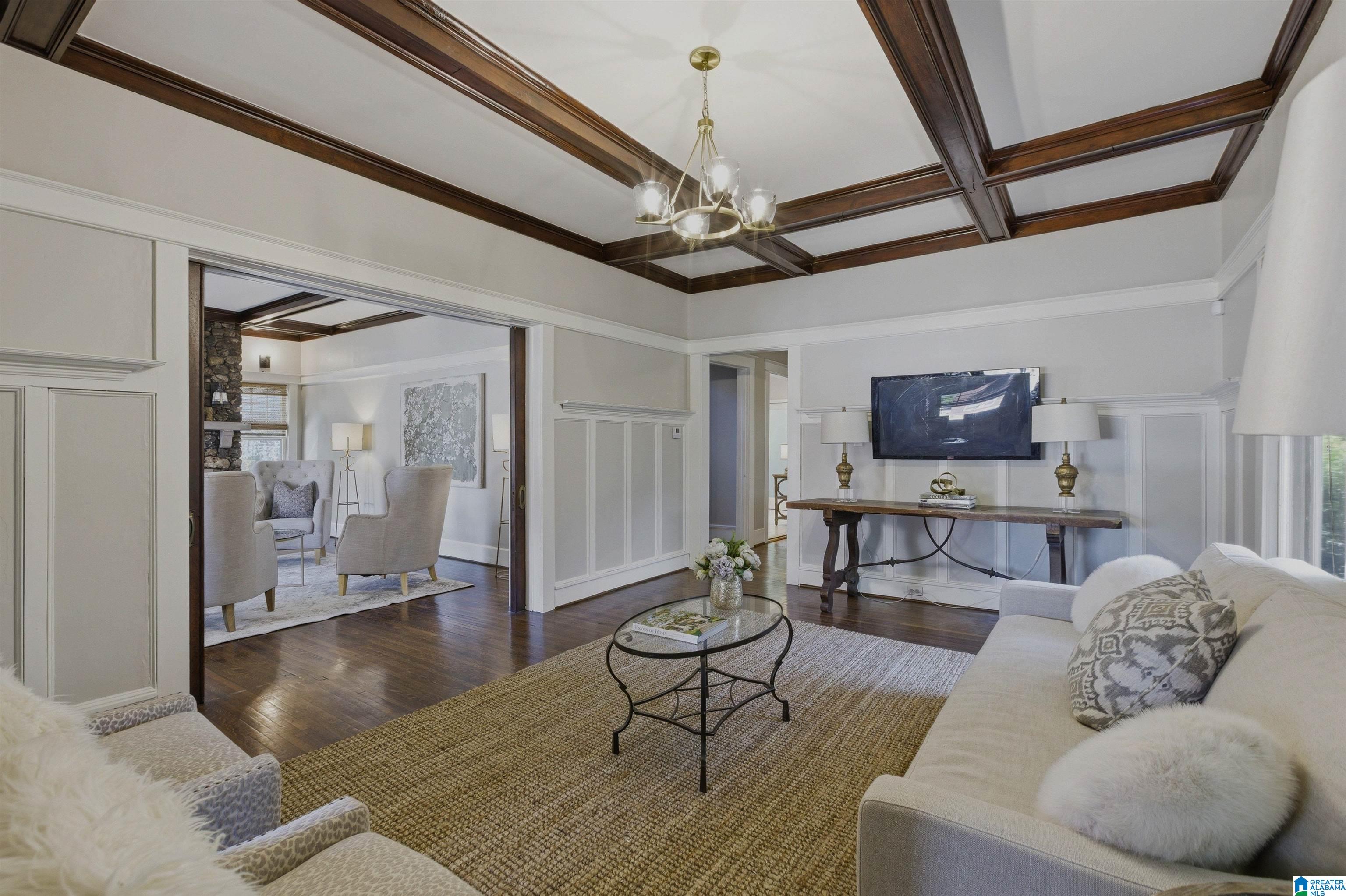 2705 S CALDWELL AVENUE