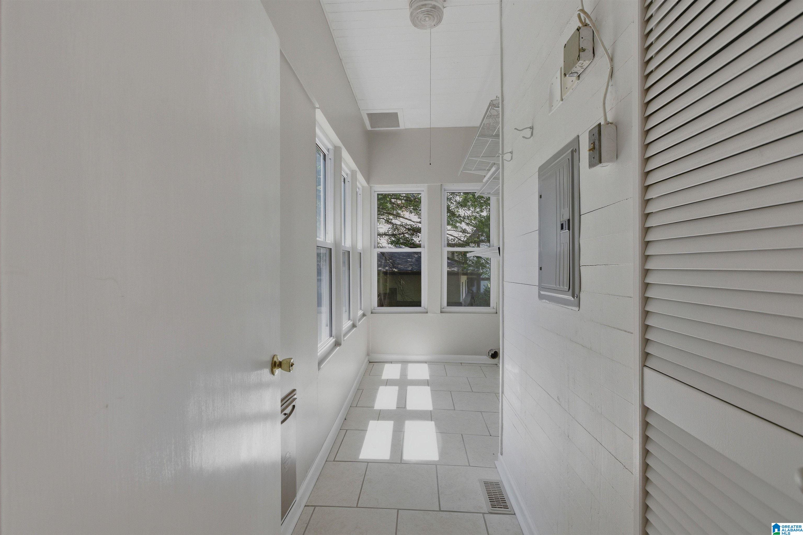 2705 S CALDWELL AVENUE