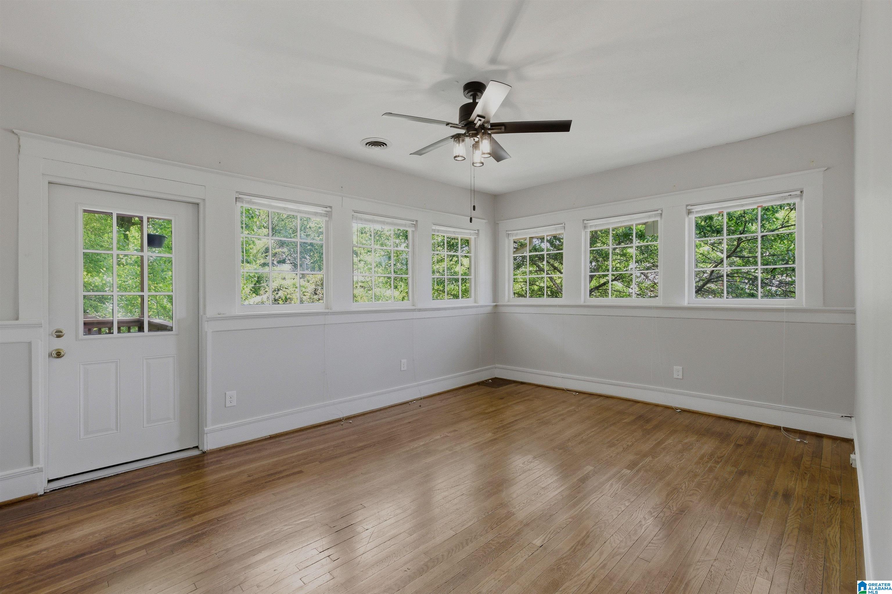 2705 S CALDWELL AVENUE