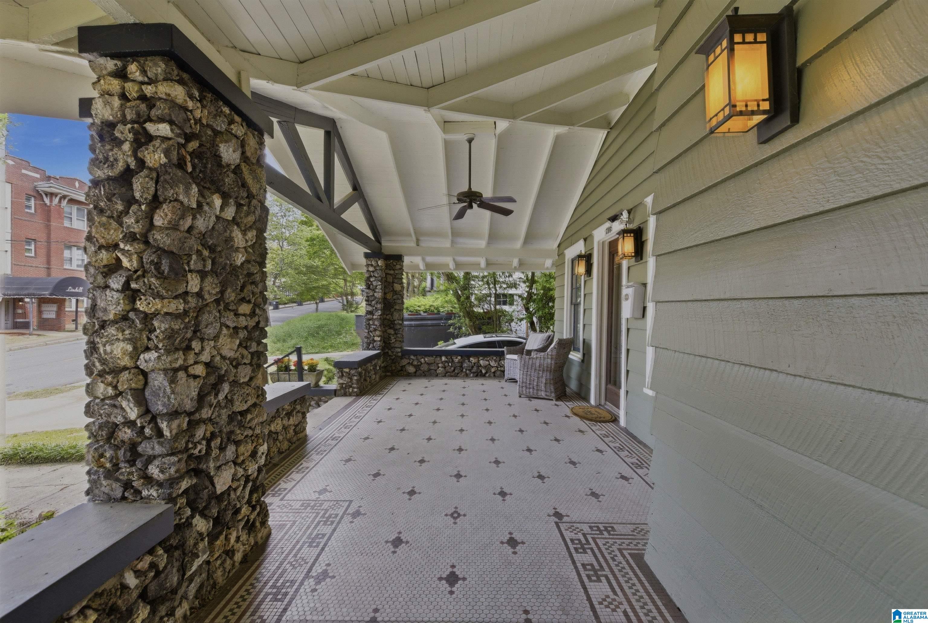 2705 S CALDWELL AVENUE