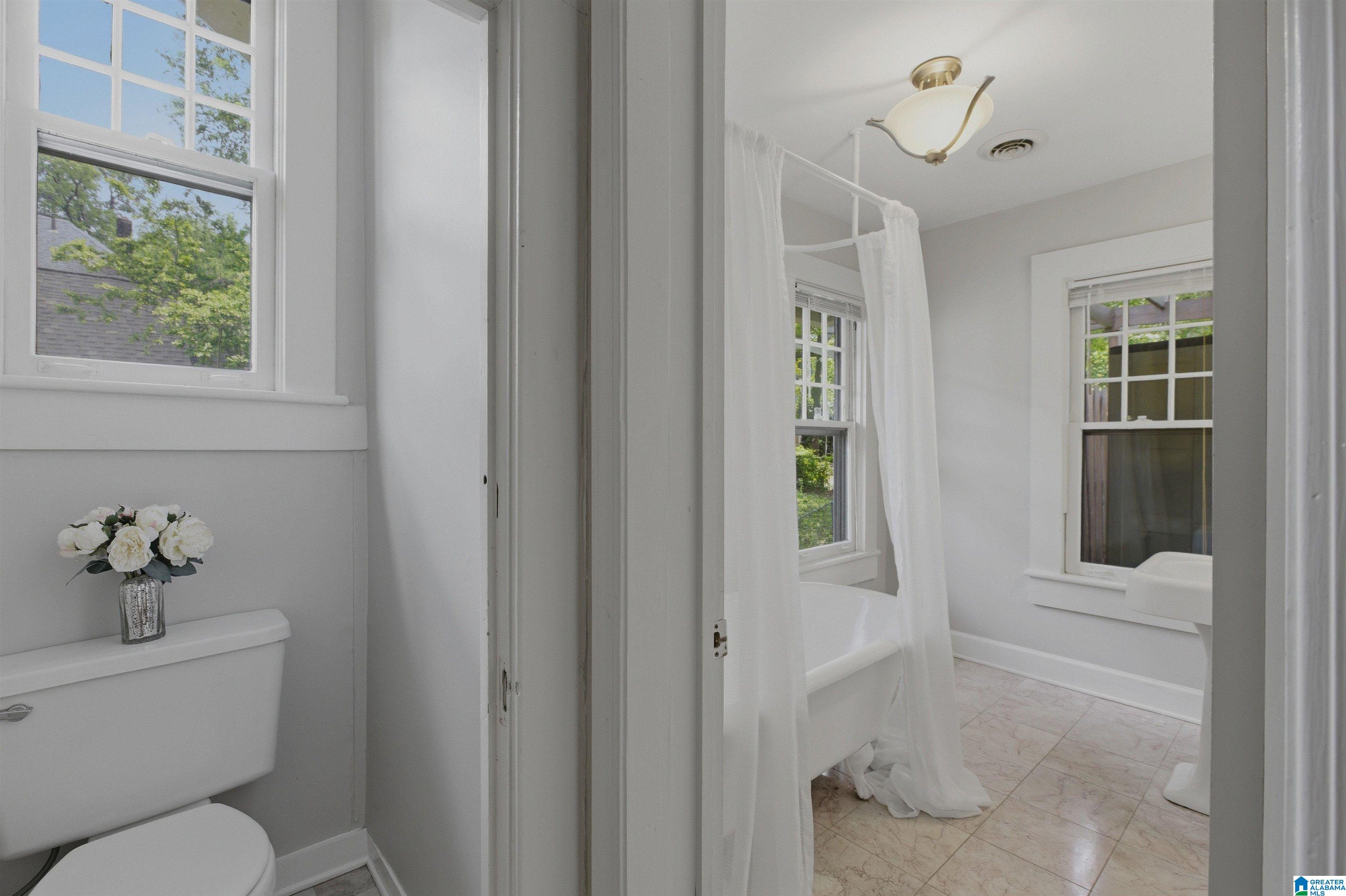 2705 S CALDWELL AVENUE