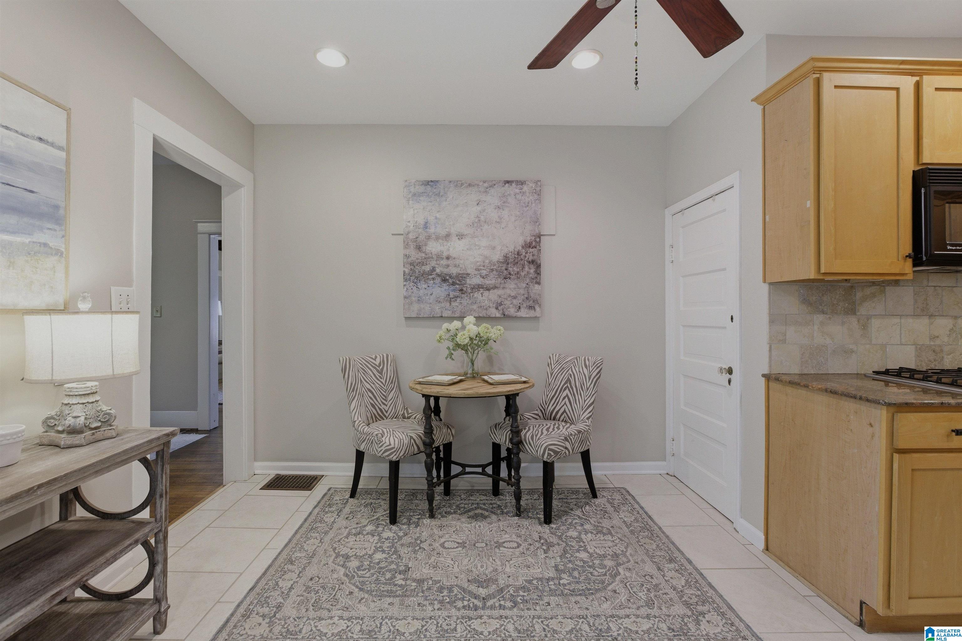 2705 S CALDWELL AVENUE