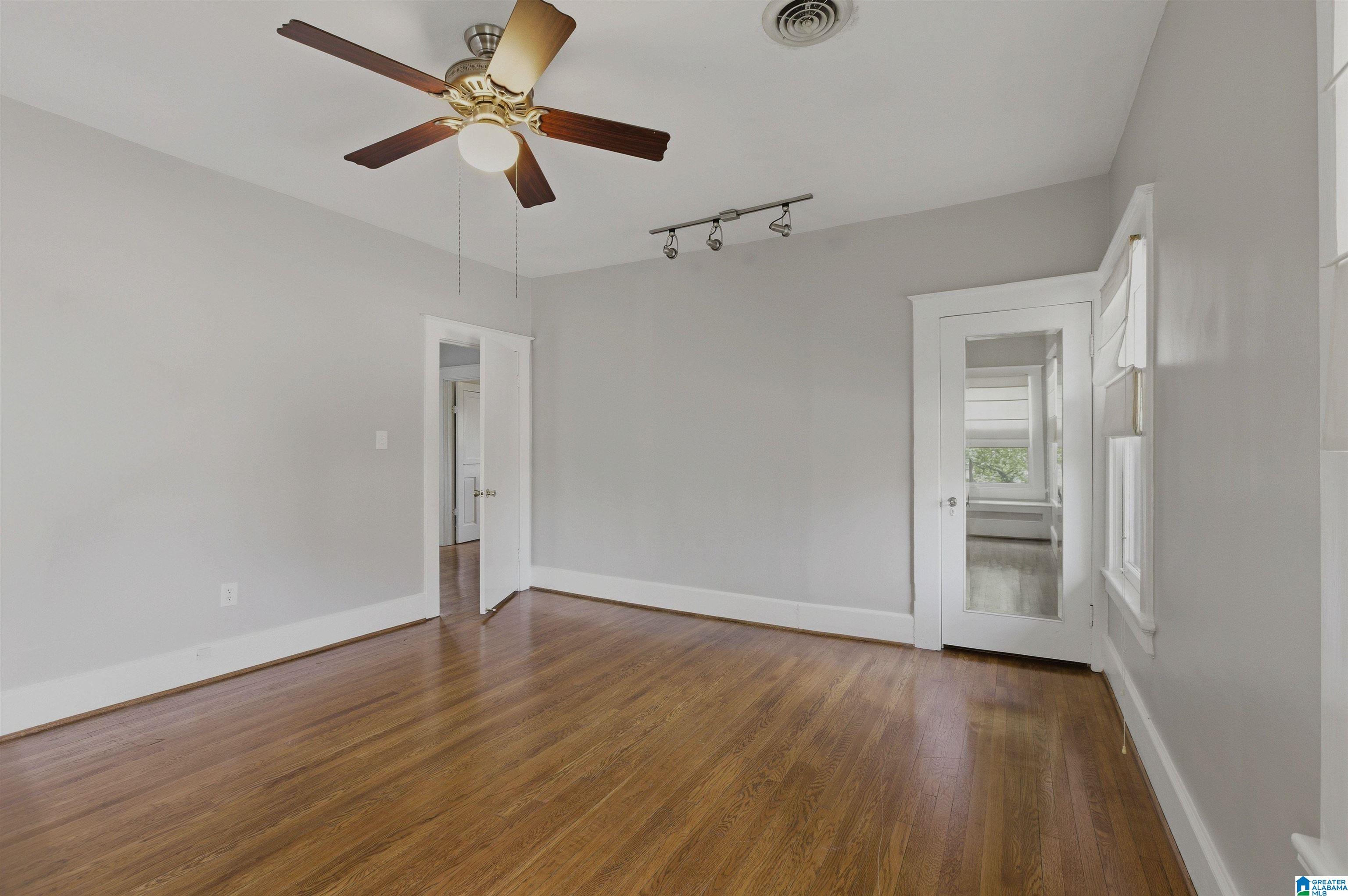 2705 S CALDWELL AVENUE