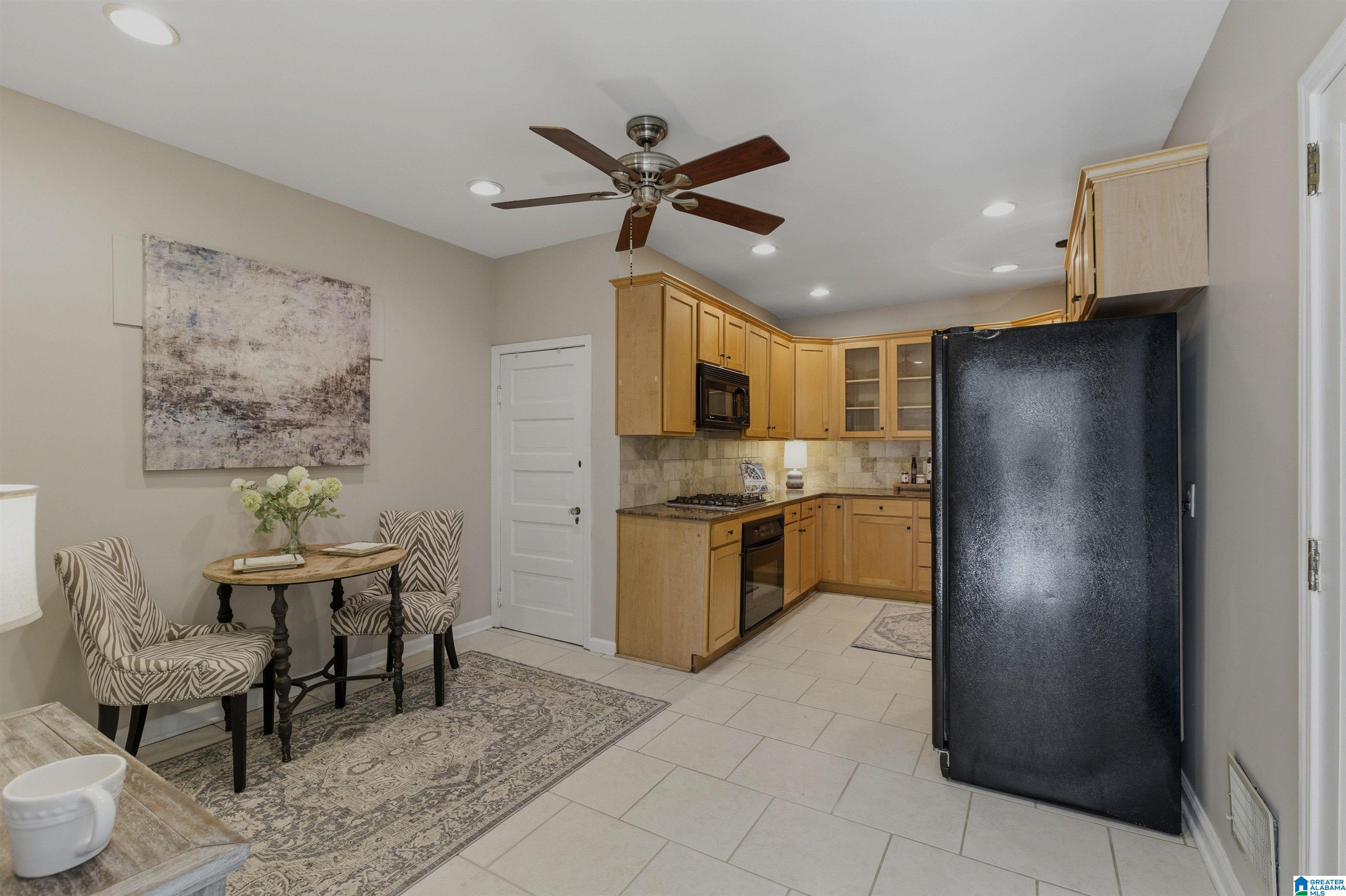 2705 S CALDWELL AVENUE