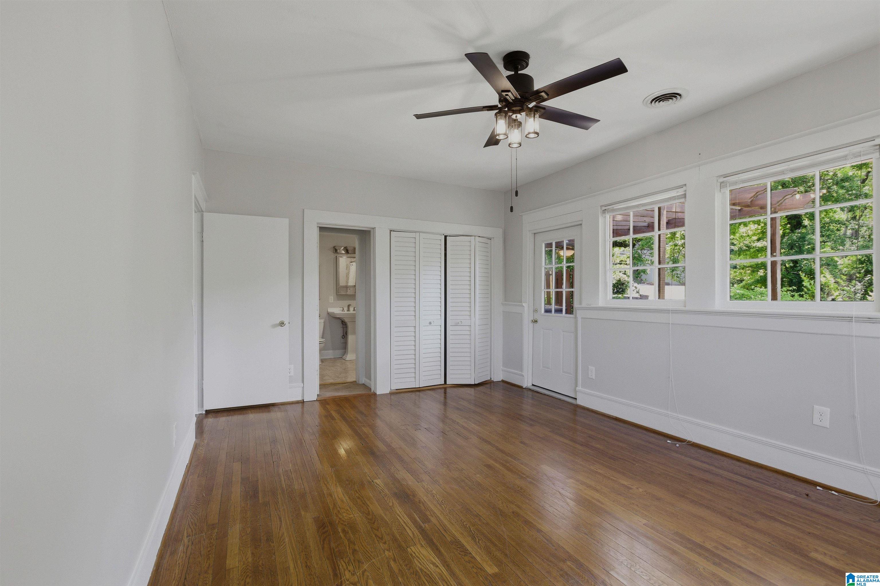 2705 S CALDWELL AVENUE