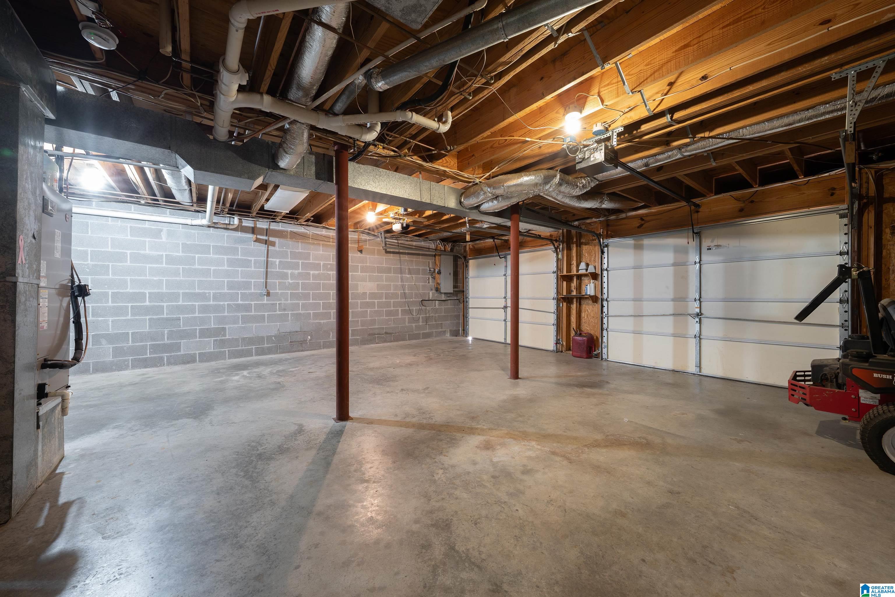 8620 LAKE DRIVE
